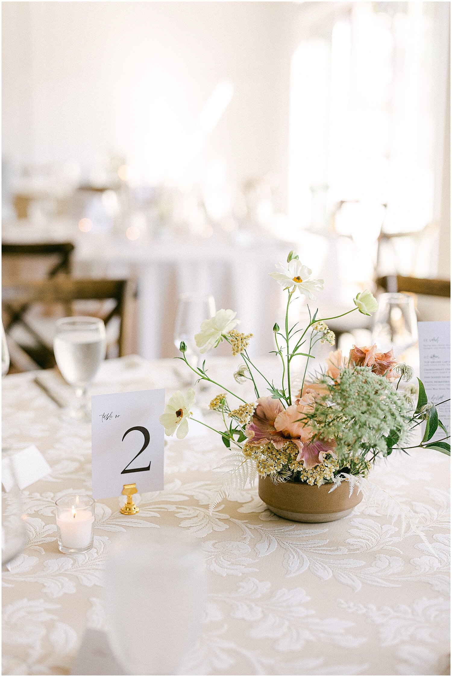 simple floral wedding centerpiece 