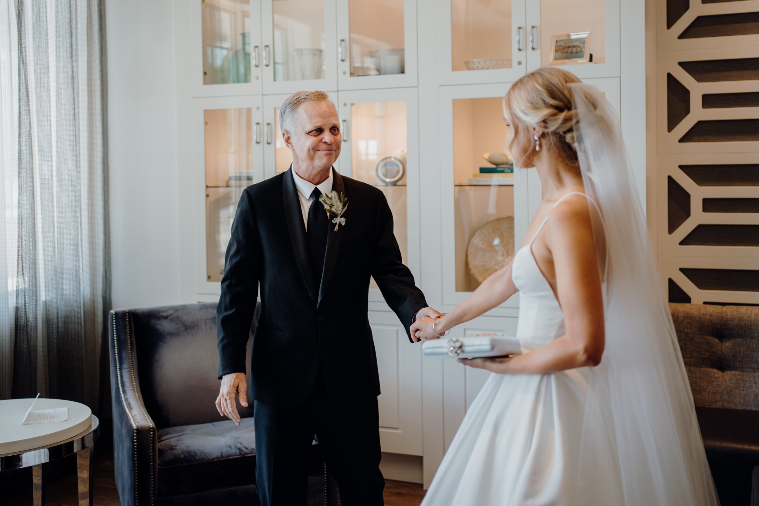  bride and father first look before the wedding in MPLS 