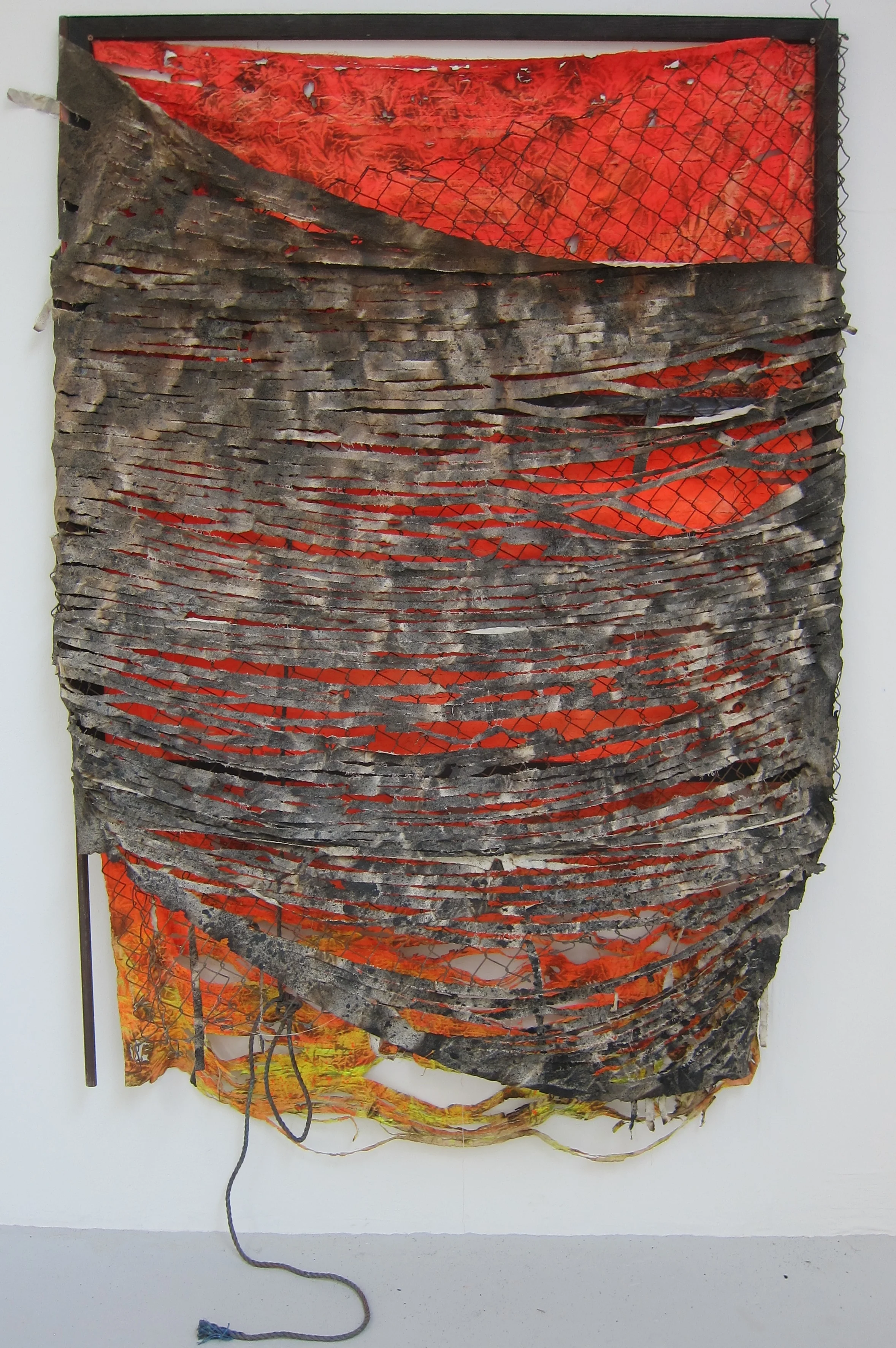 Heterotopic Tourist. Resin, fence, rope, iron, wood & shredded canvas. 250 x 174 cm. 2016.
