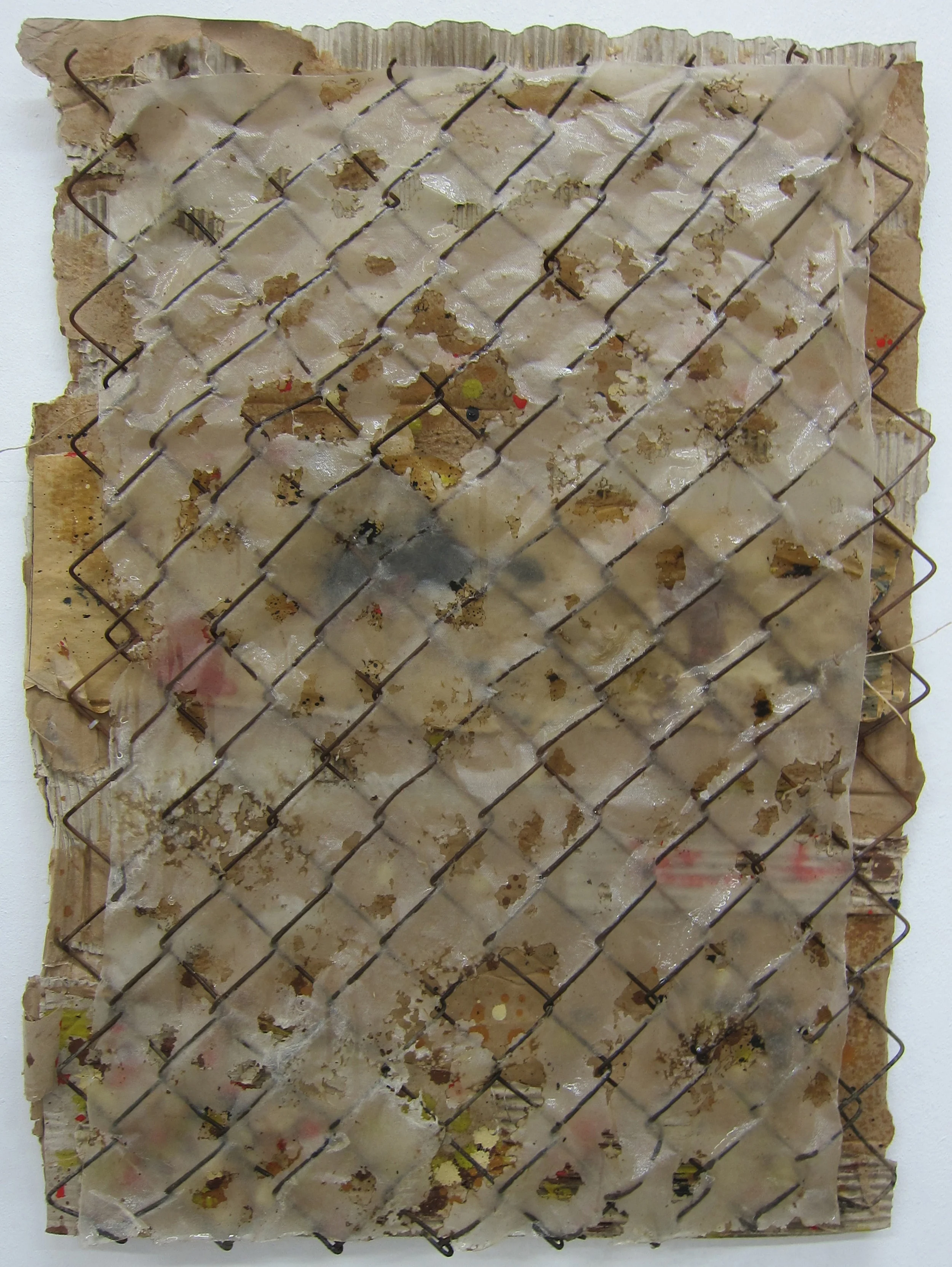 Air Speckle (L). Cardboard, fence, paper, alkyd resin, fire and water. 80 x 58 cm. 2015.