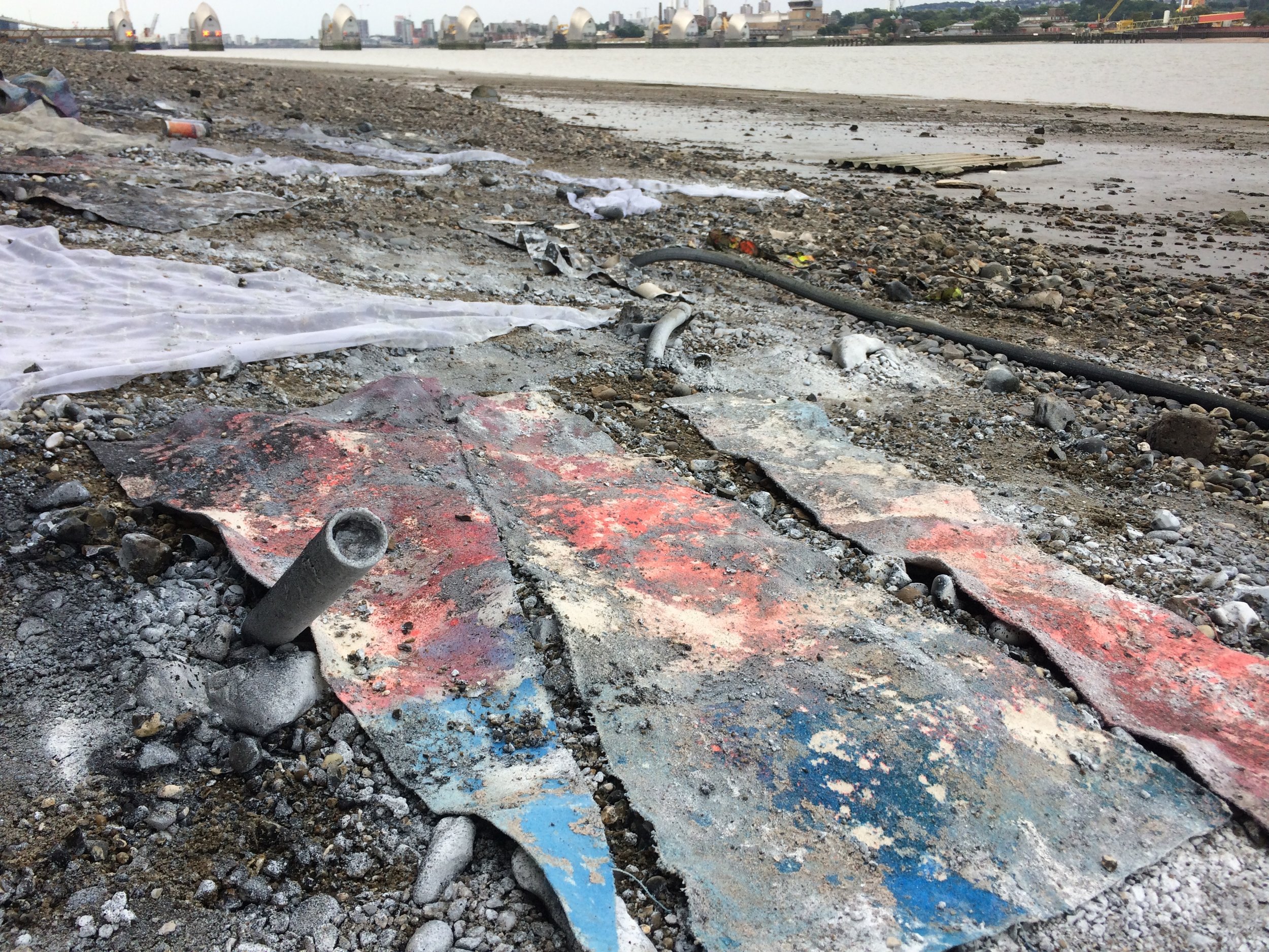  Low tide sludge and pebble painting.  North Greenwich, London 2018.     
