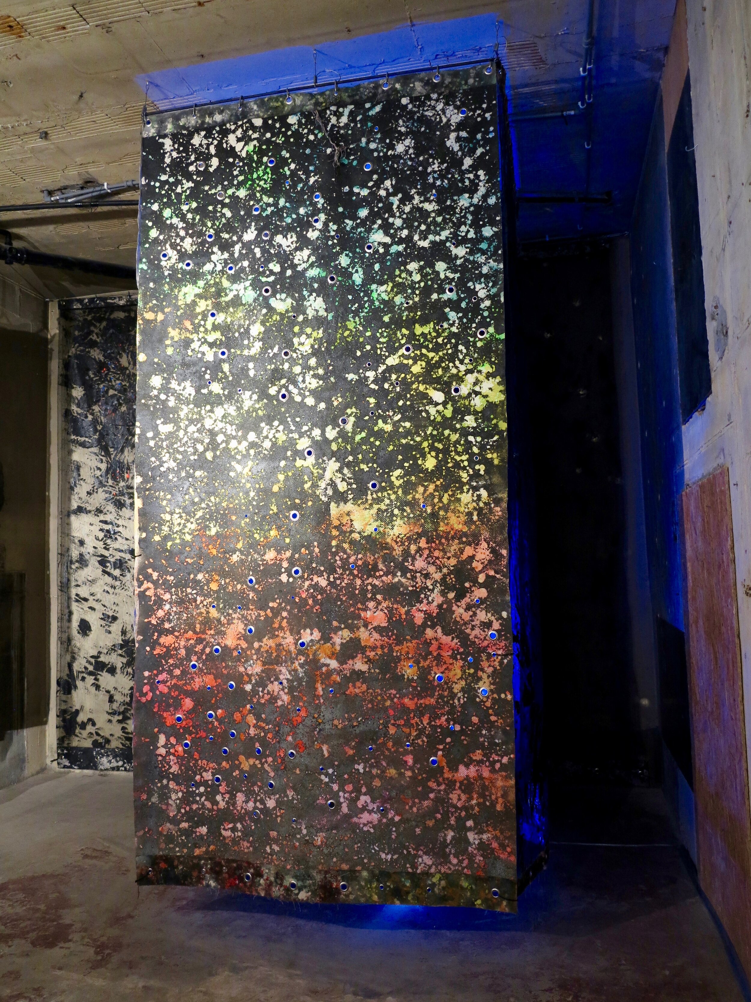   ACIDIC BLOC.   Alkyd resin, sand, brass, rubber, polyethylene, canvas and steel.  380 x 180 x 180 cm.   Sugar Mountain  @ The Silver Building, London 2019. 