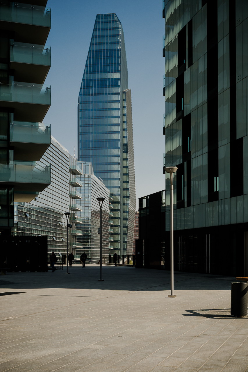 Kohn Pederson Fox + Arquitectonica + Caputo Partnership / Torre Diamante - Milano