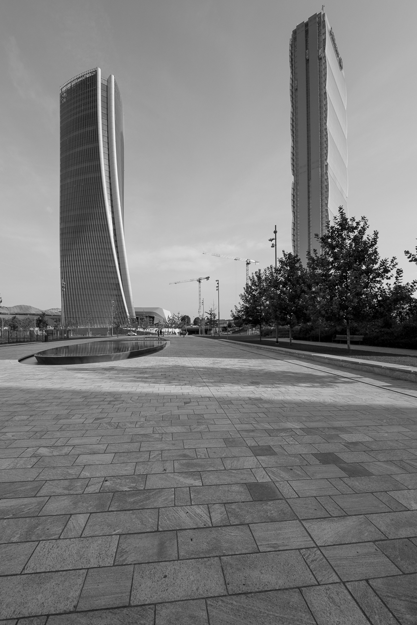 Zaha Hadid Architects / Torre Generali | Arata Isozaki + Andrea Maffei / Torre Allianz | Citylife - Milano