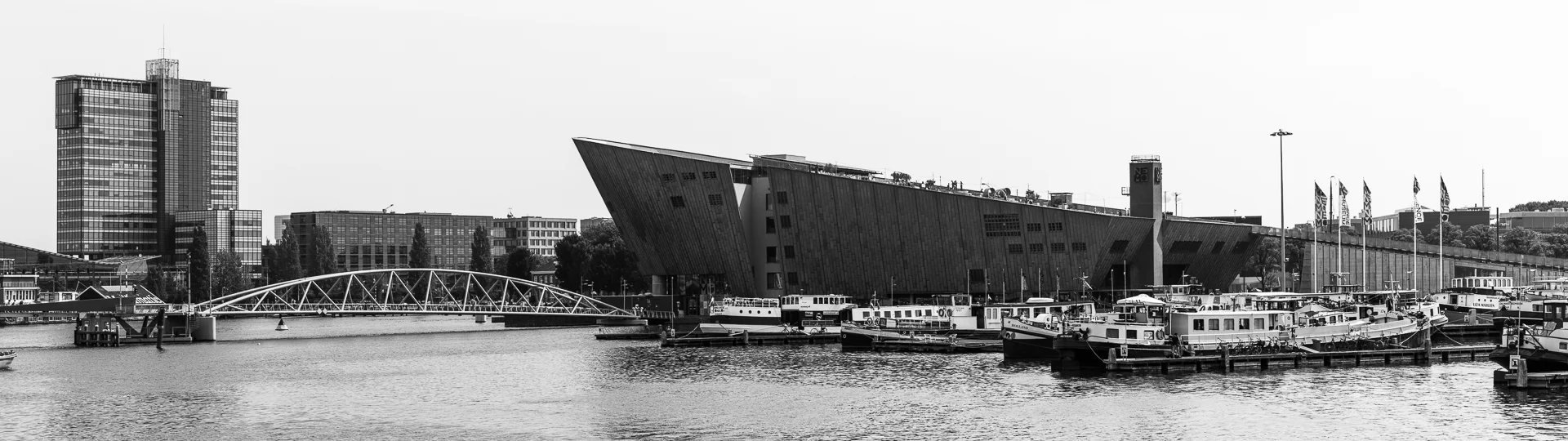 NEMO Science Museum / Renzo Piano Building Workshop (1997) - Amsterdam