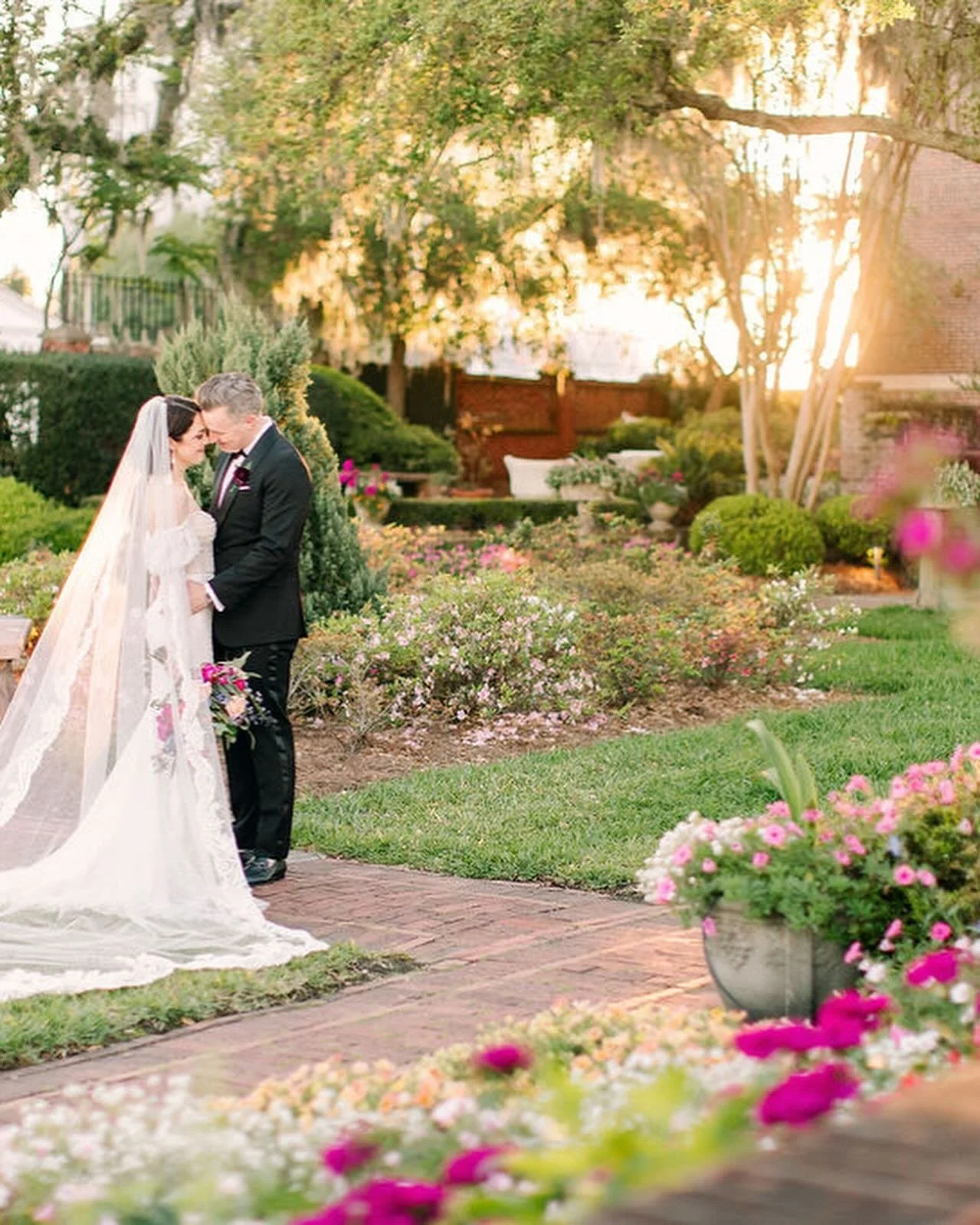 Angela and Mark’s spring wedding was all about bring the beautiful Cummer gardens inside and spicing up the night with a little New Orleans flair. One of the our couple’s big wants was to dance under the garden and stars and @gotflowers_j