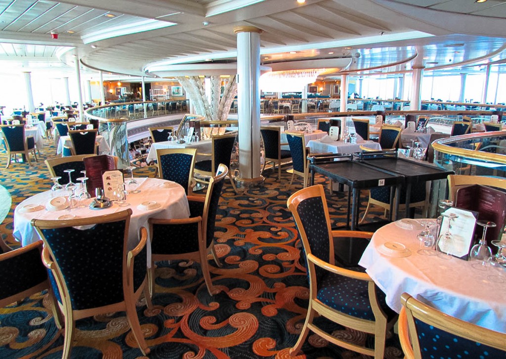 9 Tips on eating in the dining room on a cruise