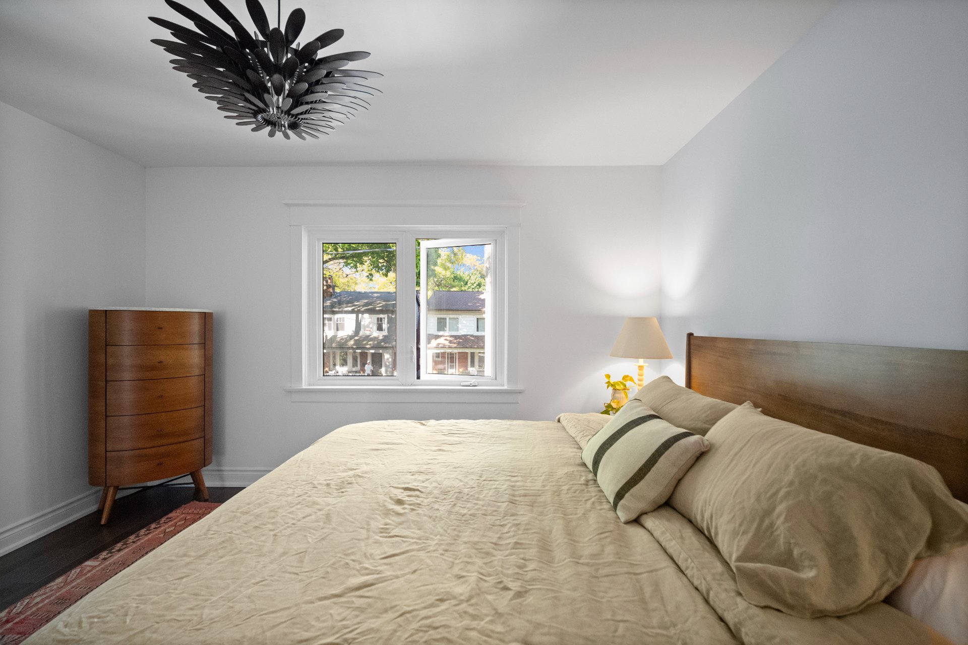 340 Armadale Ave (41).jpg