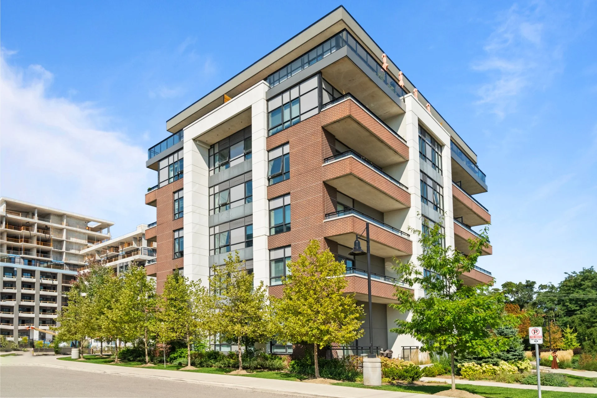 607-1 Neighbourhood Lane (36).jpg