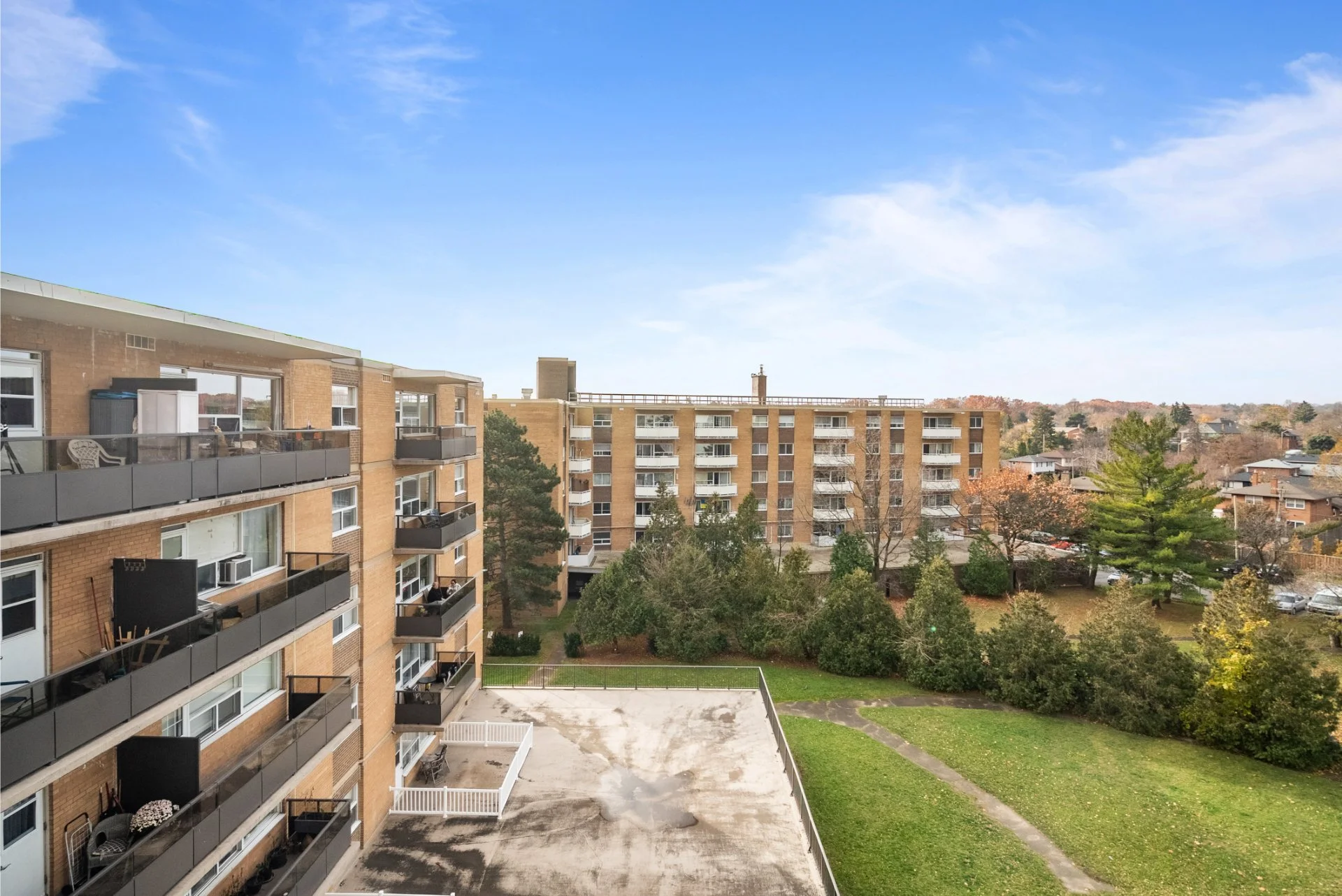606-10 Fontenay Ct (45).jpg