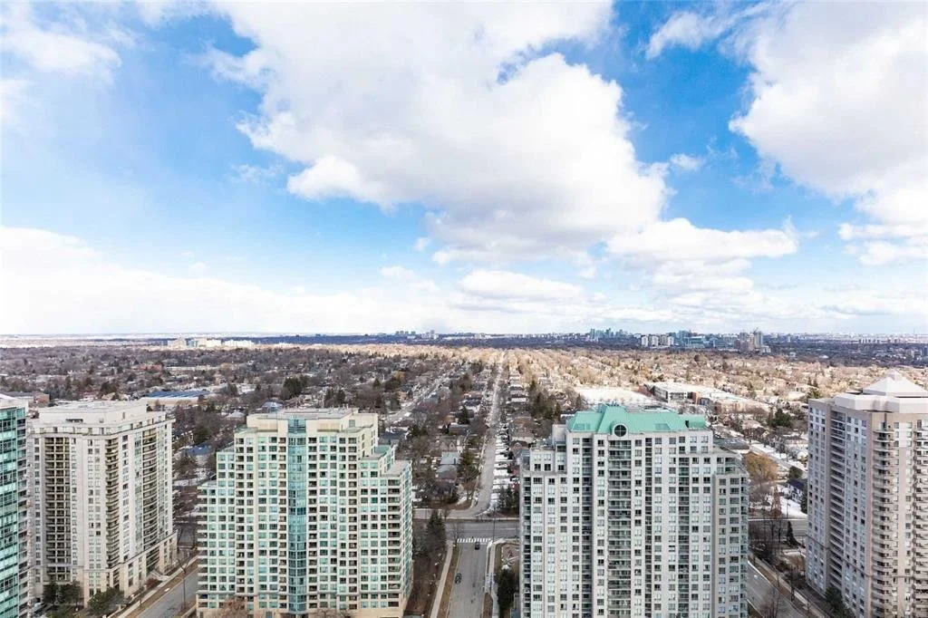 5168 yonge2.jpg