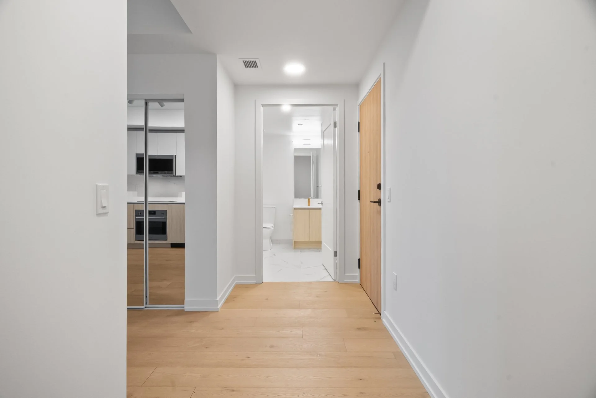 602-801 The Queensway Ave (13).jpg