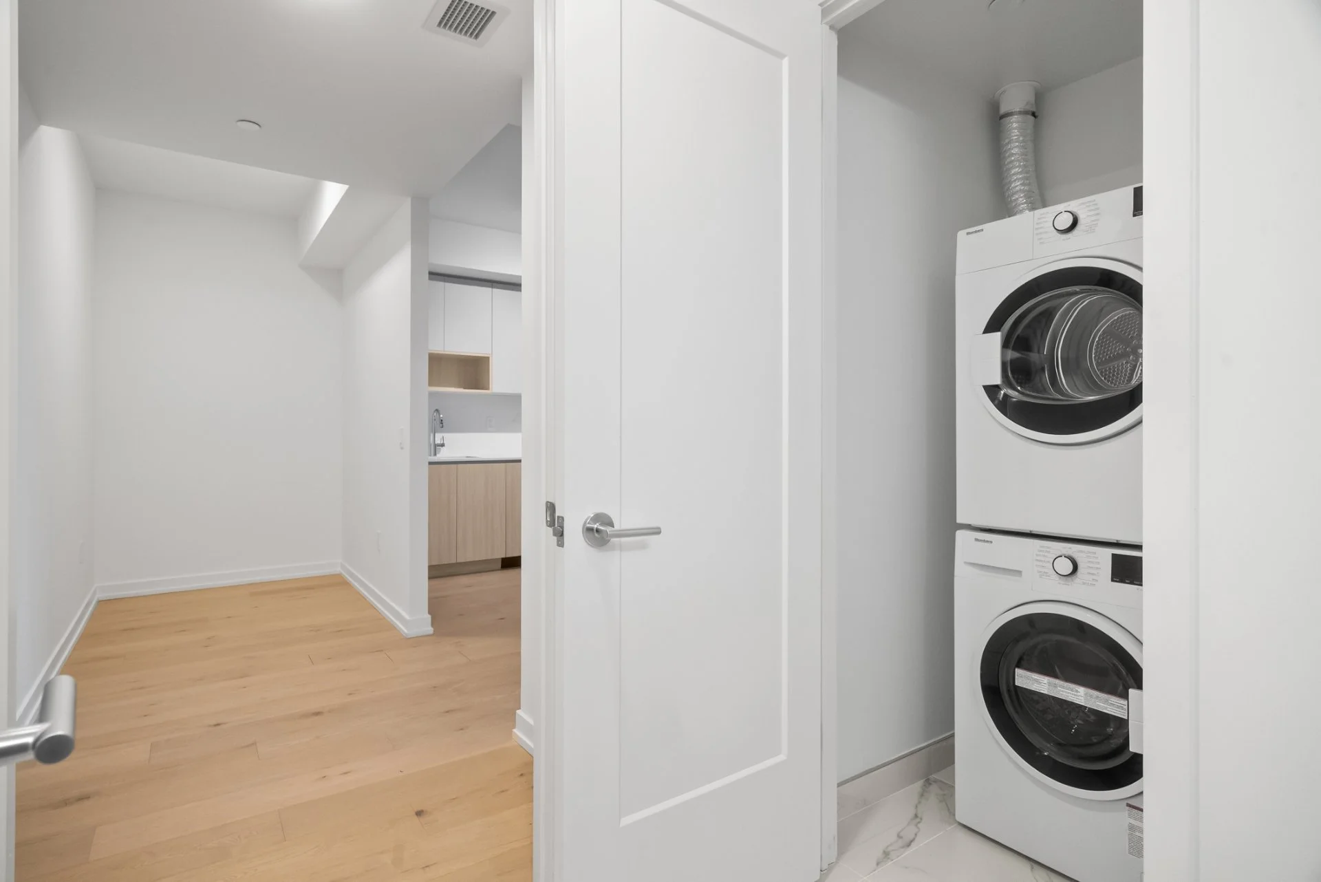 602-801 The Queensway Ave (16).jpg