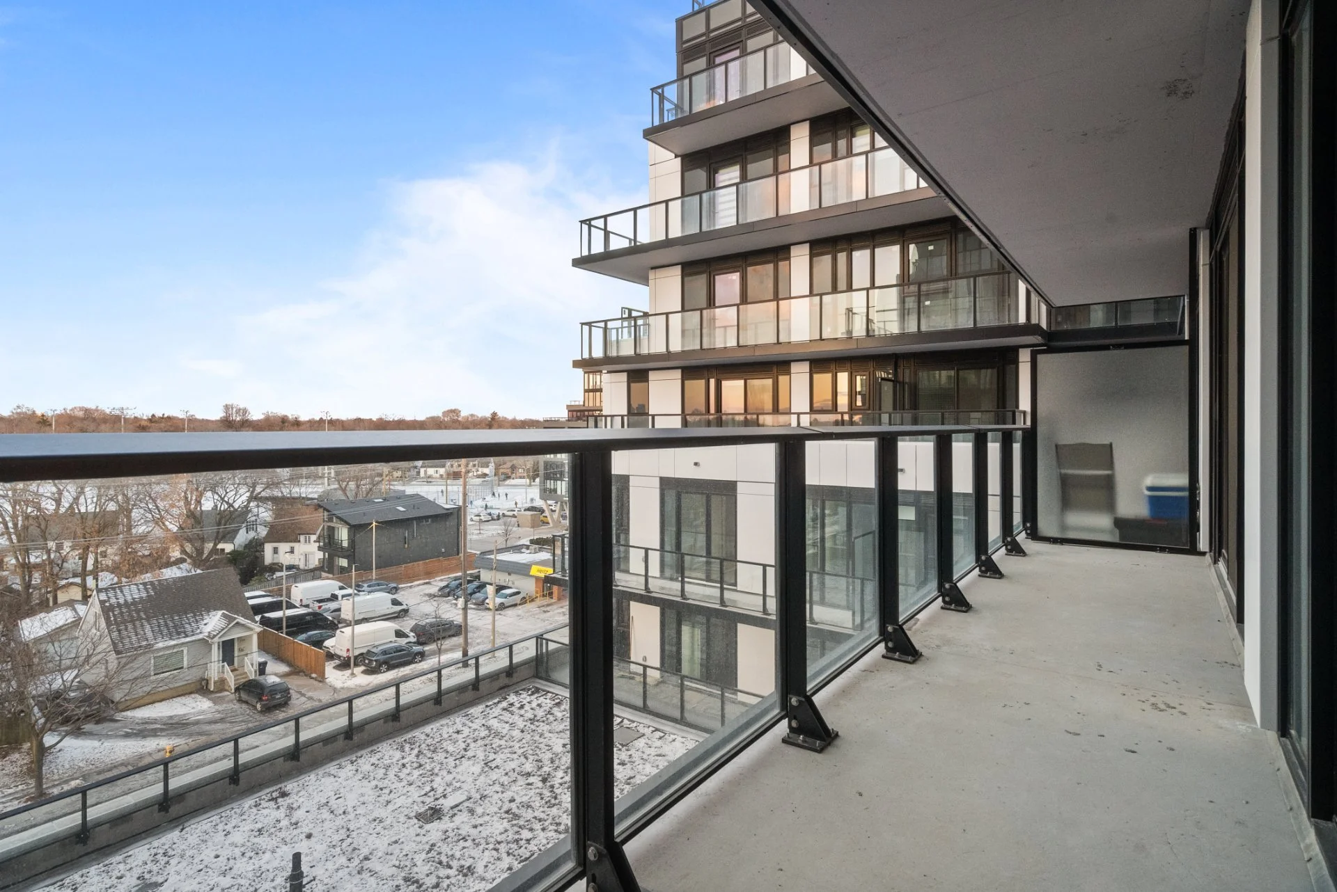 602-801 The Queensway Ave (17).jpg