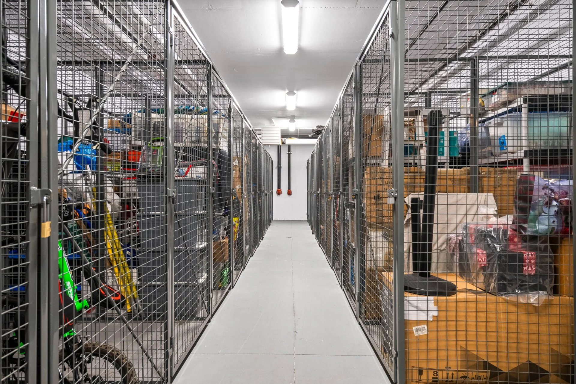 1075 Queen St E (12).jpg