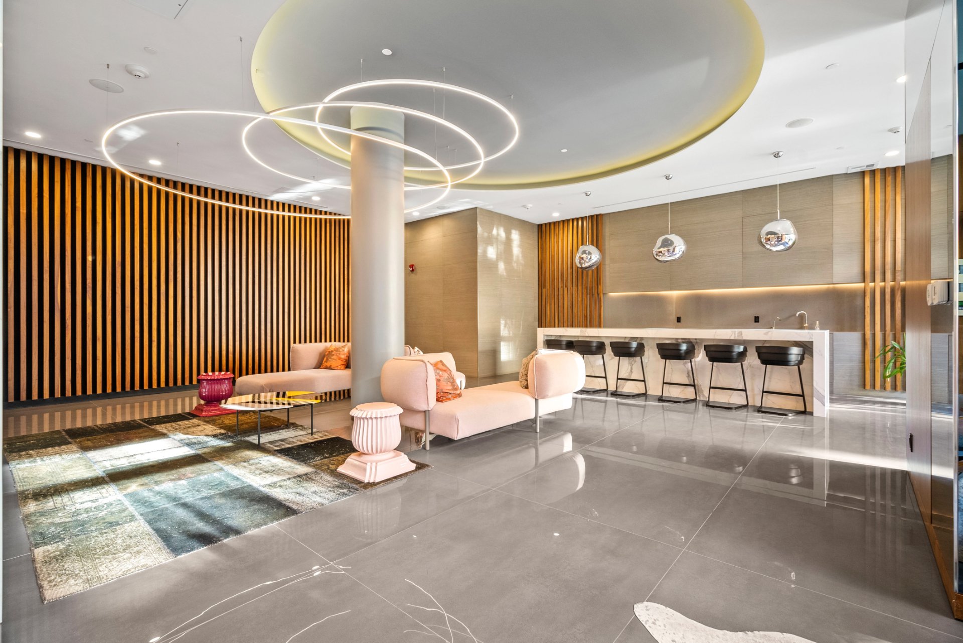 1075 Queen St E (16).jpg