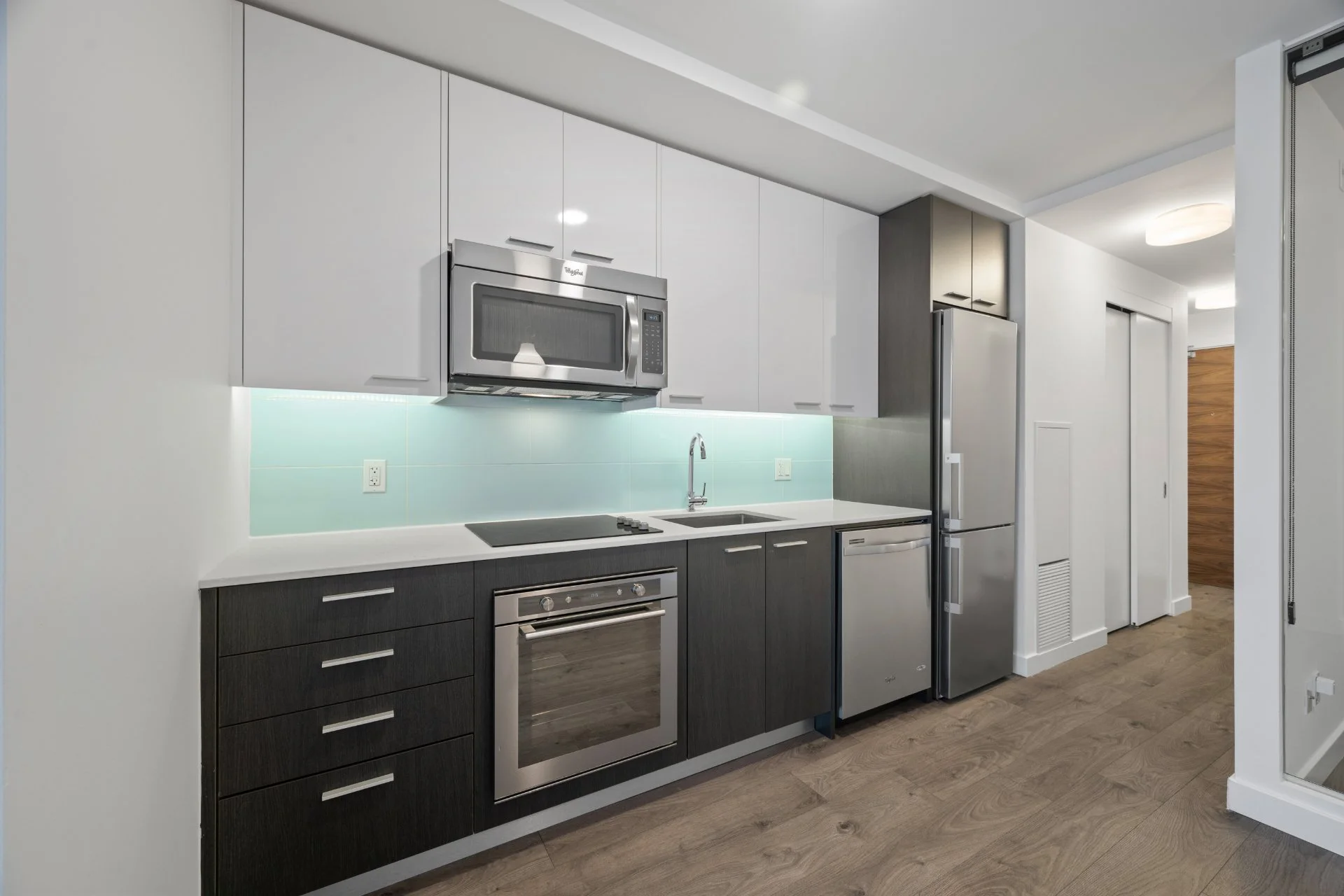 604-1075 Queen St E (2).jpg