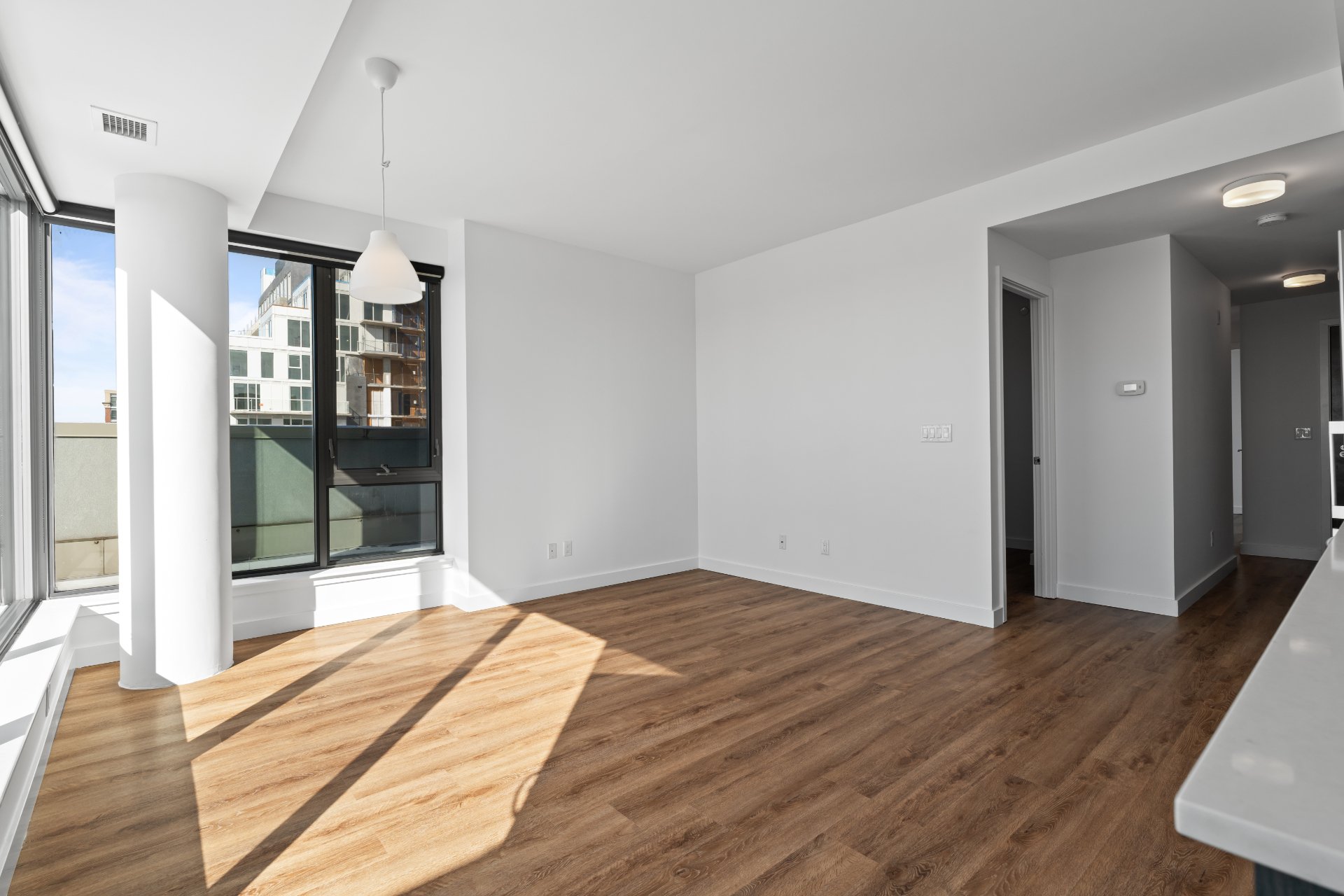 804-109 Vaughan Rd (4).jpg