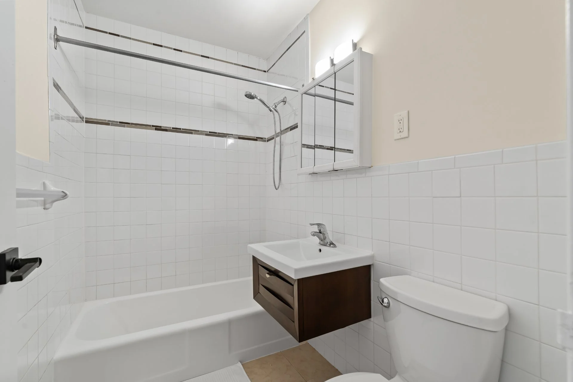 301-165 Balliol St (7).jpg