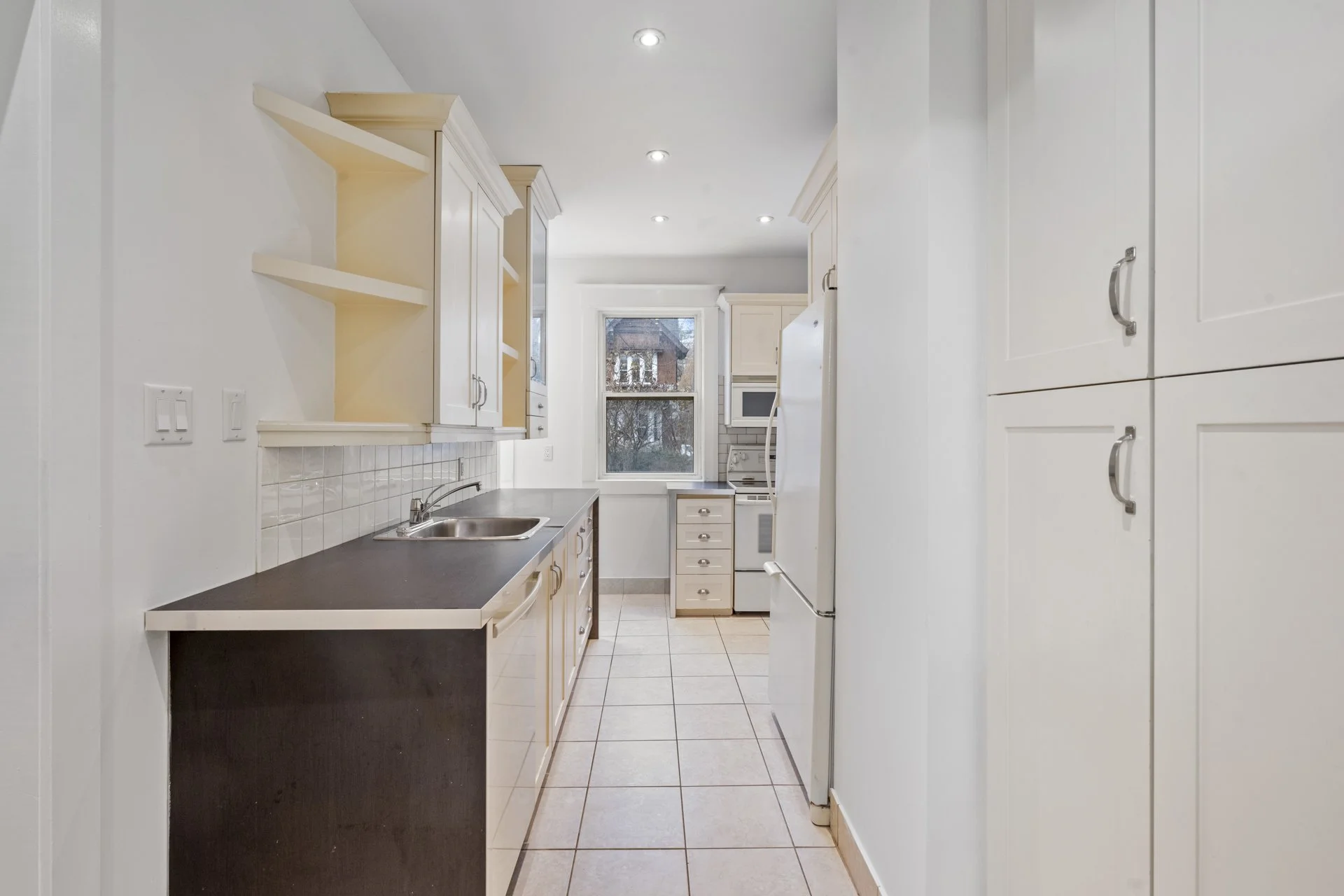 79 Boustead Ave MLS (10).jpg