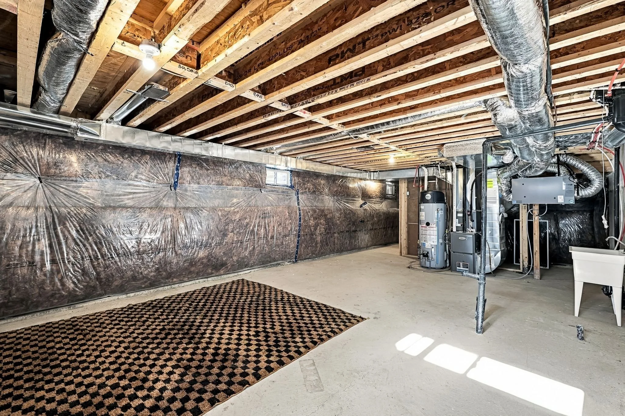 1354AlmonteDrBurlington-ReidMediaAgency-047.jpg