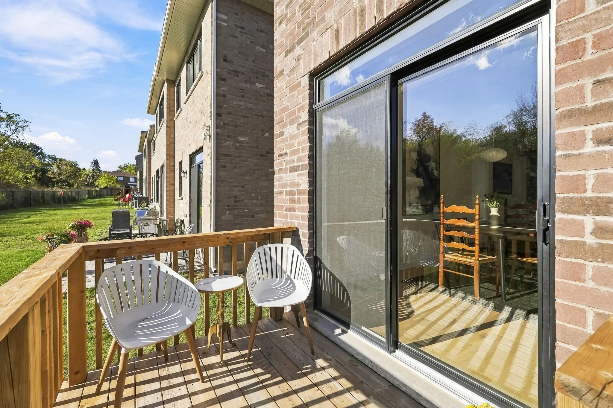 1354AlmonteDrBurlington-ReidMediaAgency-049.jpg