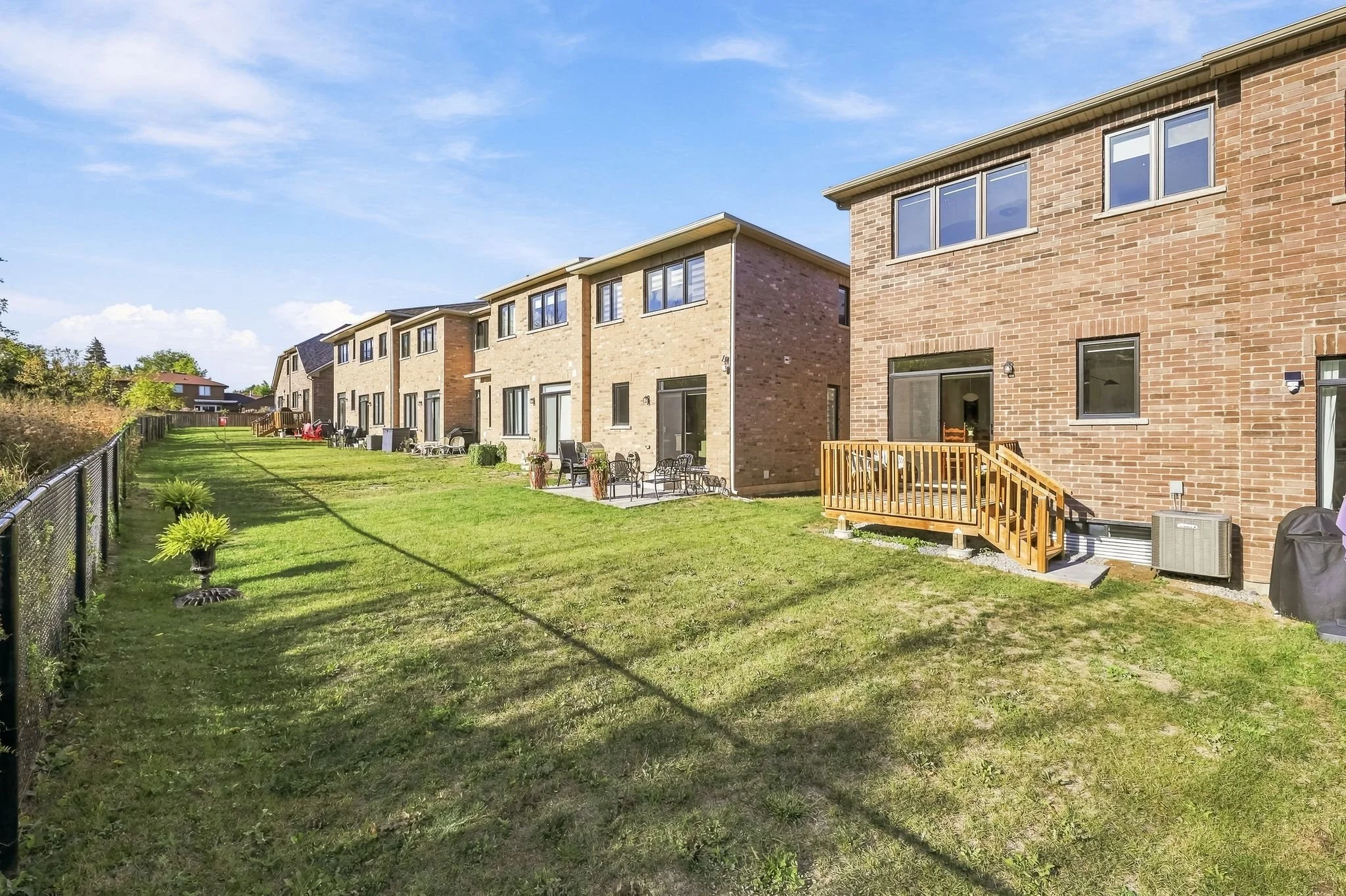 1354AlmonteDrBurlington-ReidMediaAgency-051.jpg