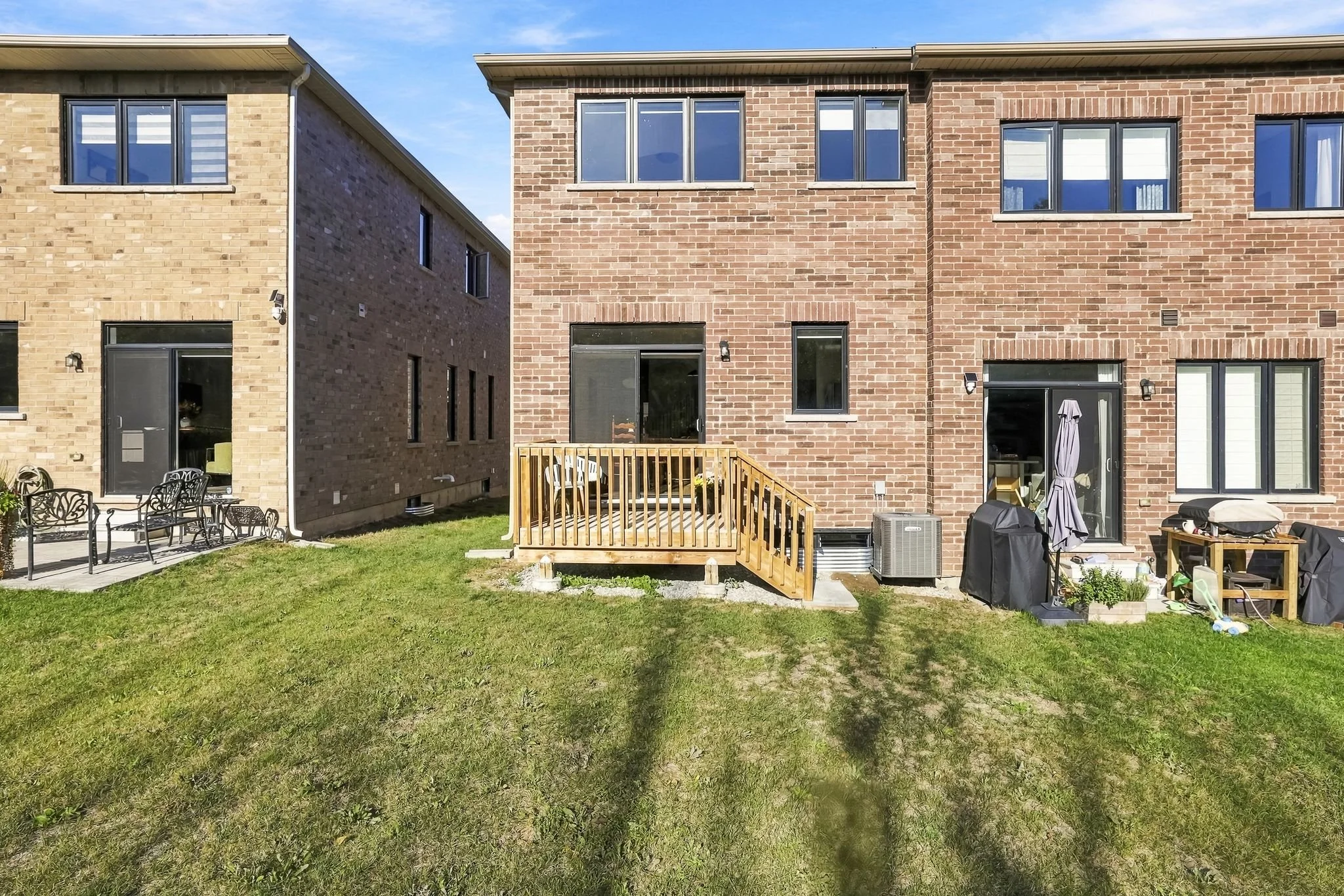 1354AlmonteDrBurlington-ReidMediaAgency-052.jpg