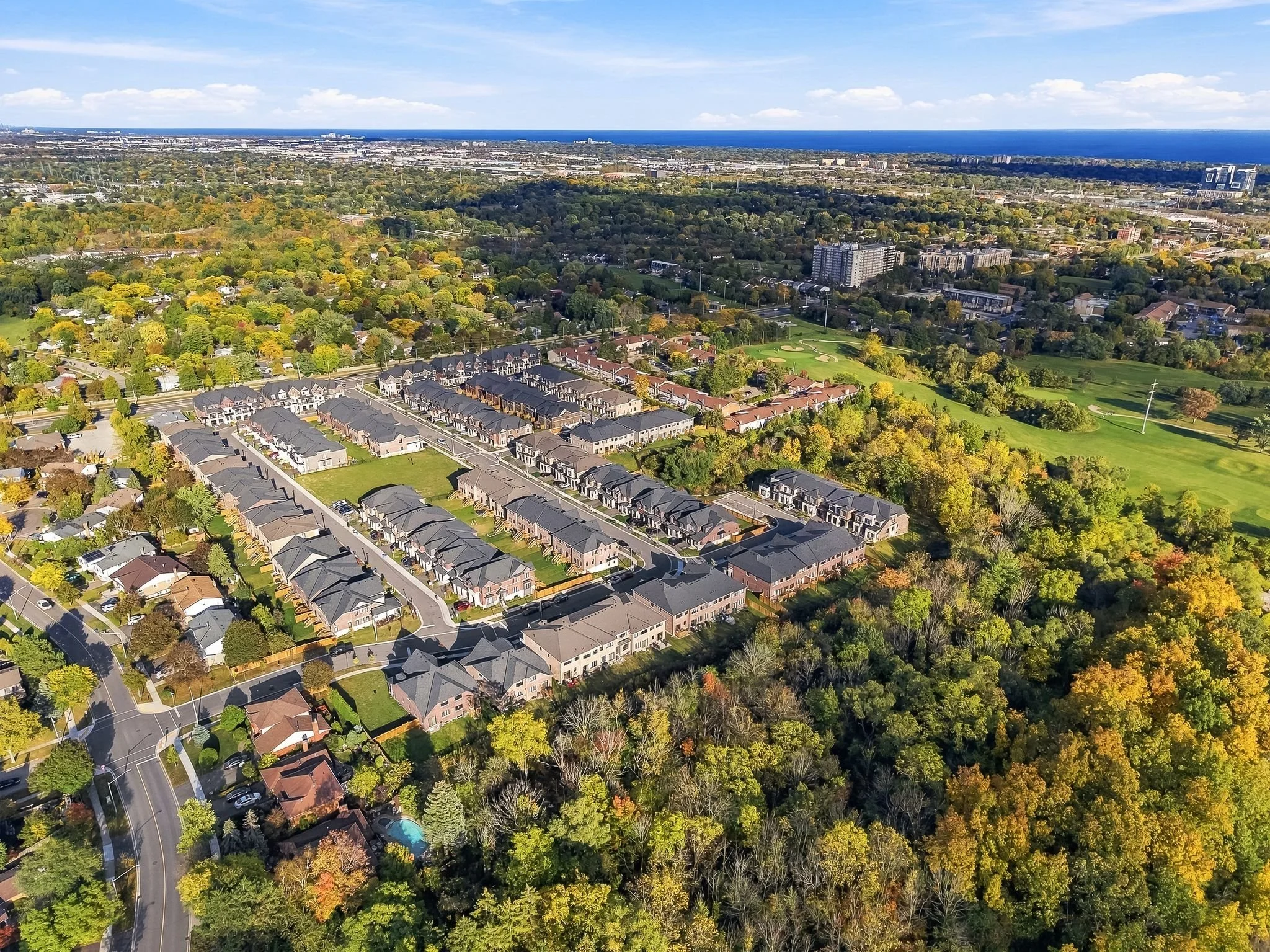 1354AlmonteDrBurlington-ReidMediaAgency-057.jpg