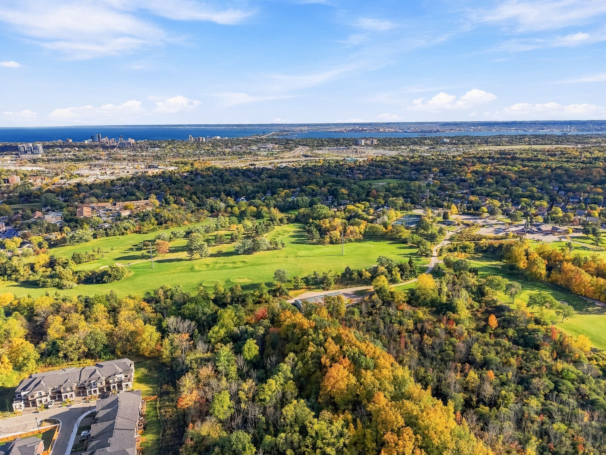 1354AlmonteDrBurlington-ReidMediaAgency-058.jpg