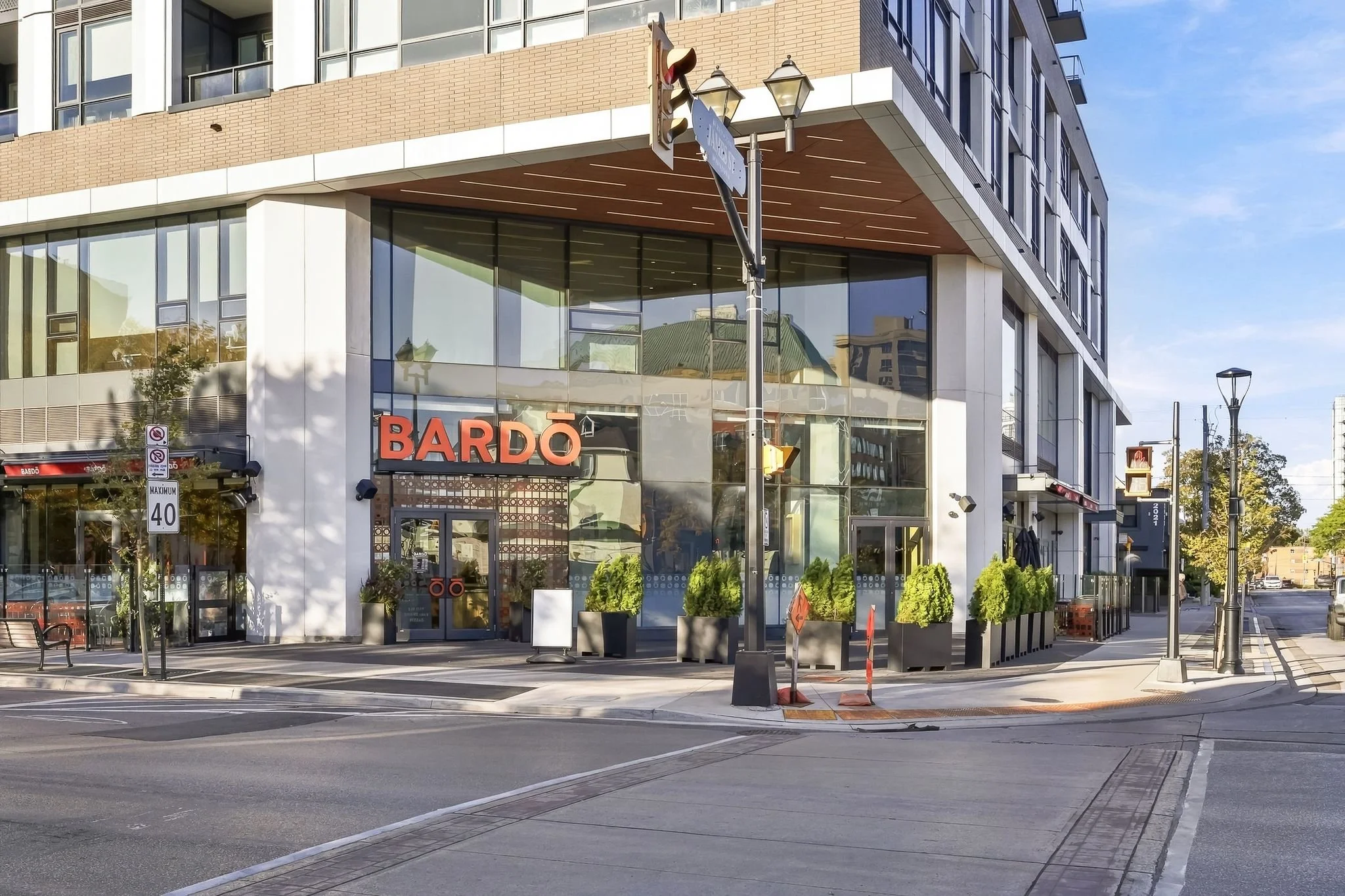 1354AlmonteDrBurlington-ReidMediaAgency-060.jpg