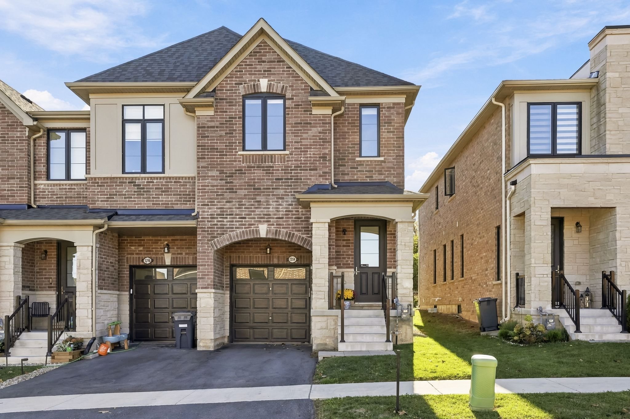 1354AlmonteDrBurlington-ReidMediaAgency-001.jpg