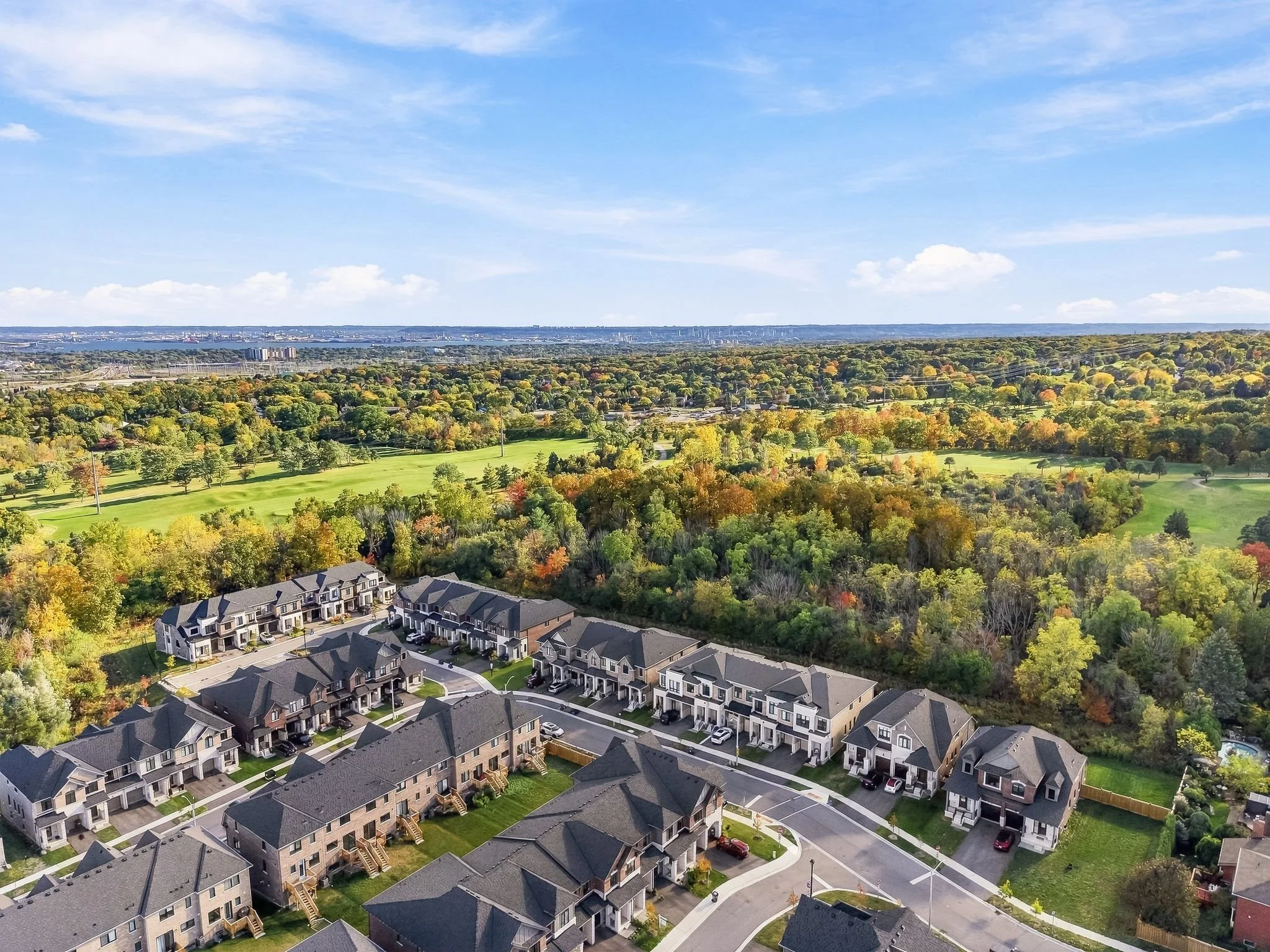 1354AlmonteDrBurlington-ReidMediaAgency-007.jpg