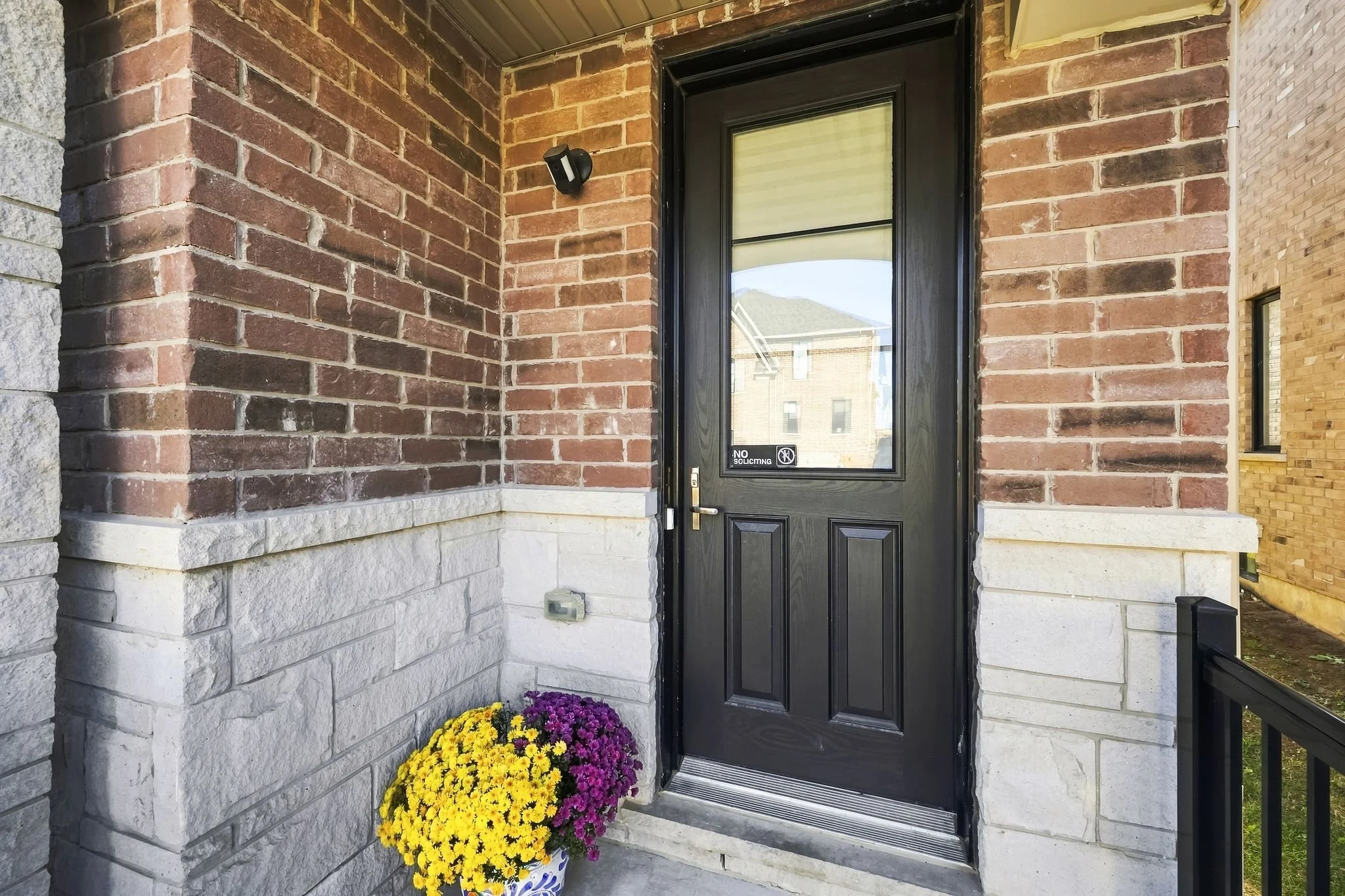 1354AlmonteDrBurlington-ReidMediaAgency-009.jpg