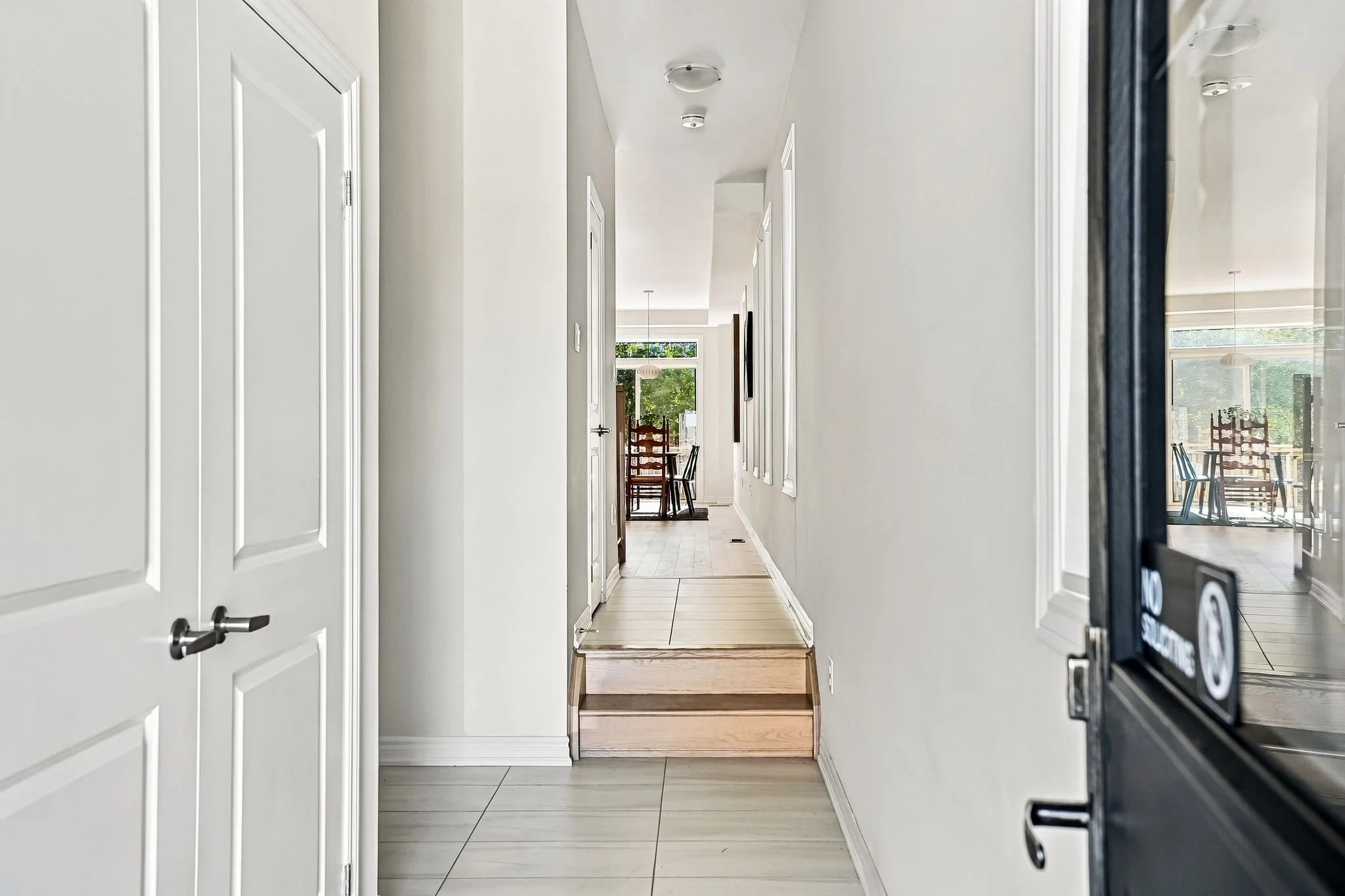 1354AlmonteDrBurlington-ReidMediaAgency-010.jpg