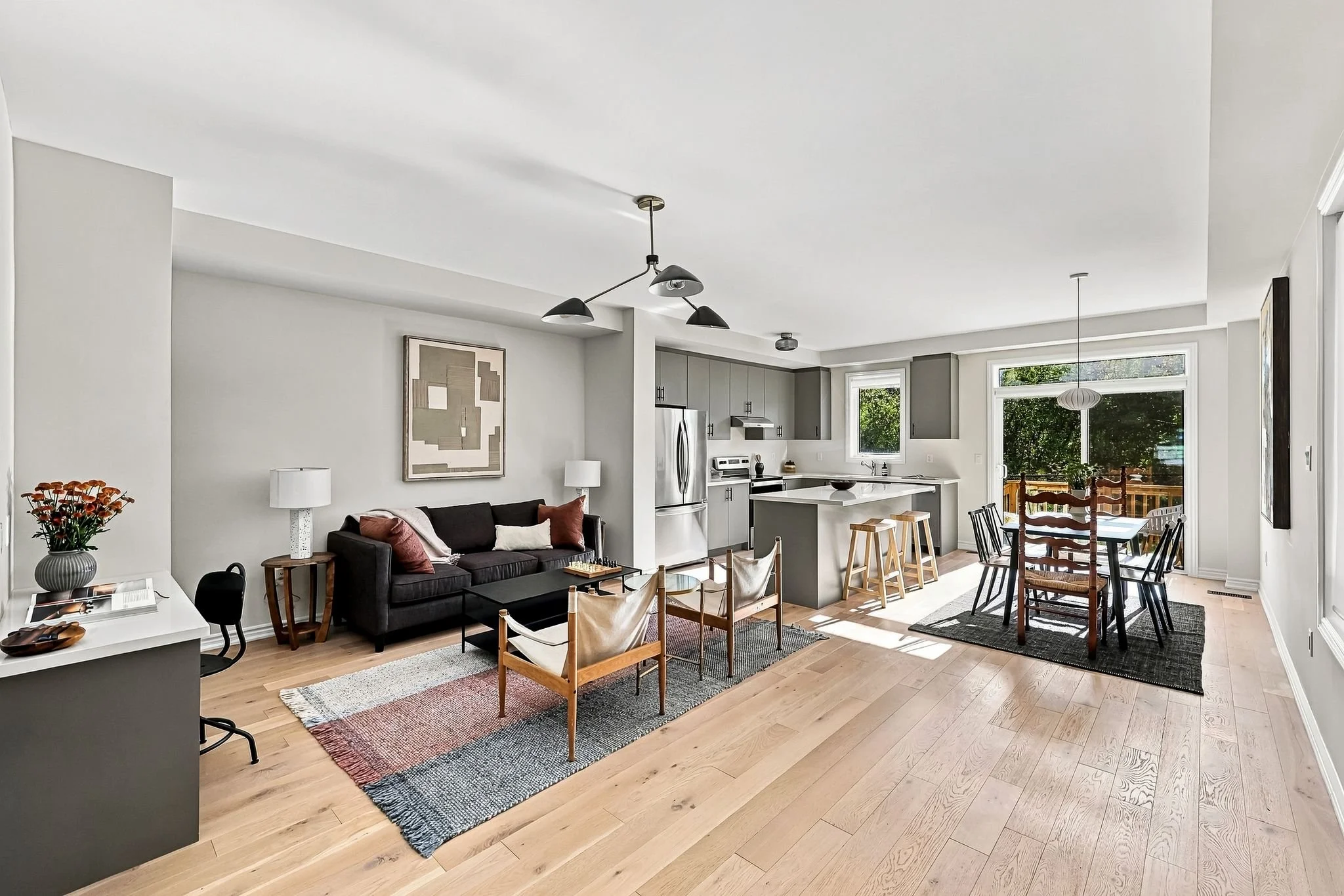1354AlmonteDrBurlington-ReidMediaAgency-012.jpg
