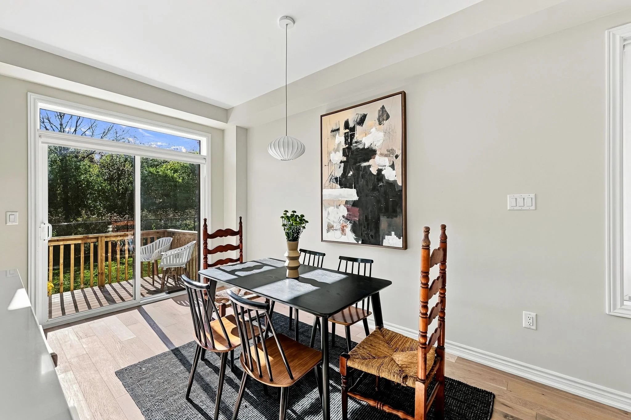 1354AlmonteDrBurlington-ReidMediaAgency-016.jpg