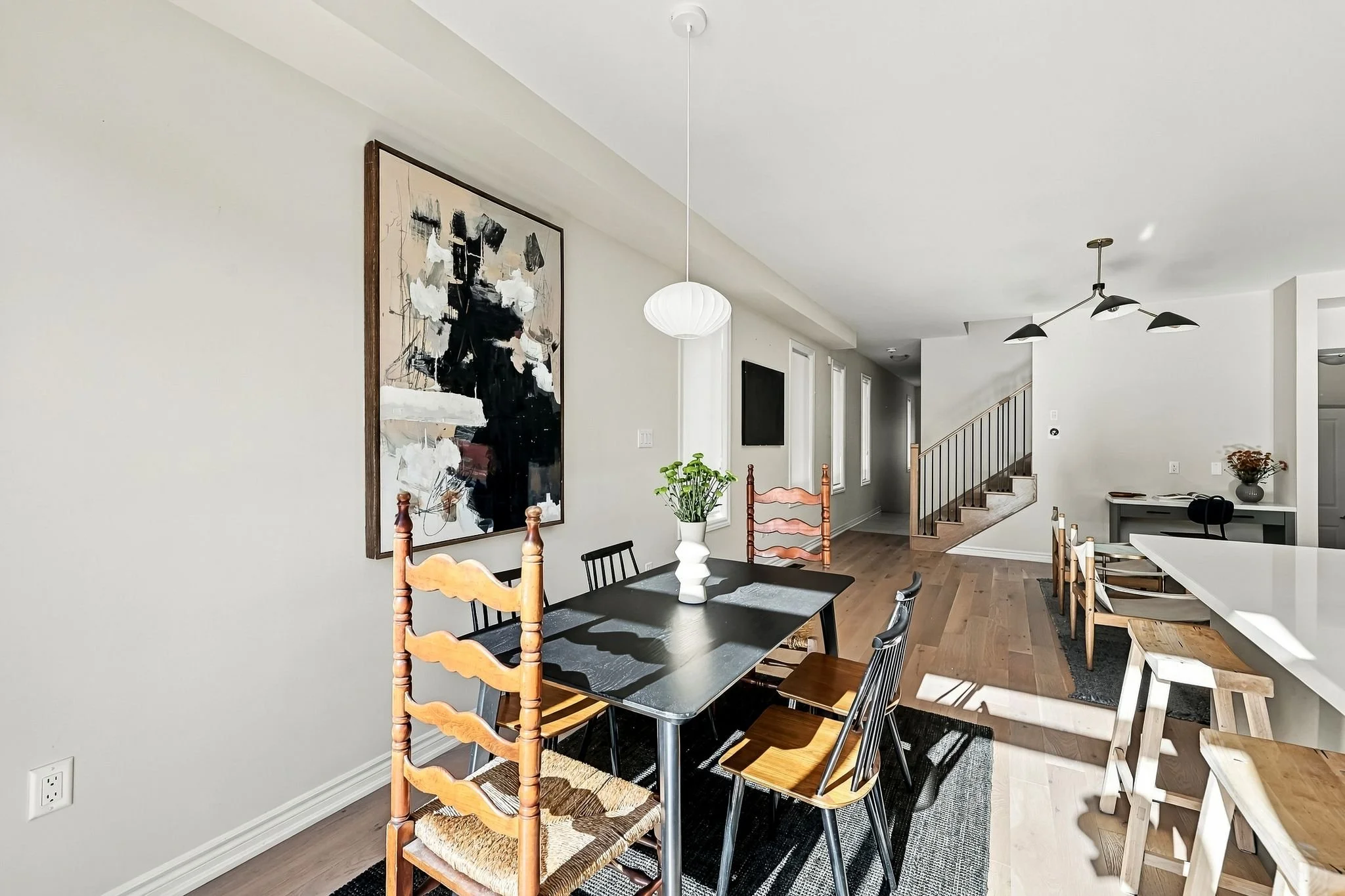 1354AlmonteDrBurlington-ReidMediaAgency-017.jpg