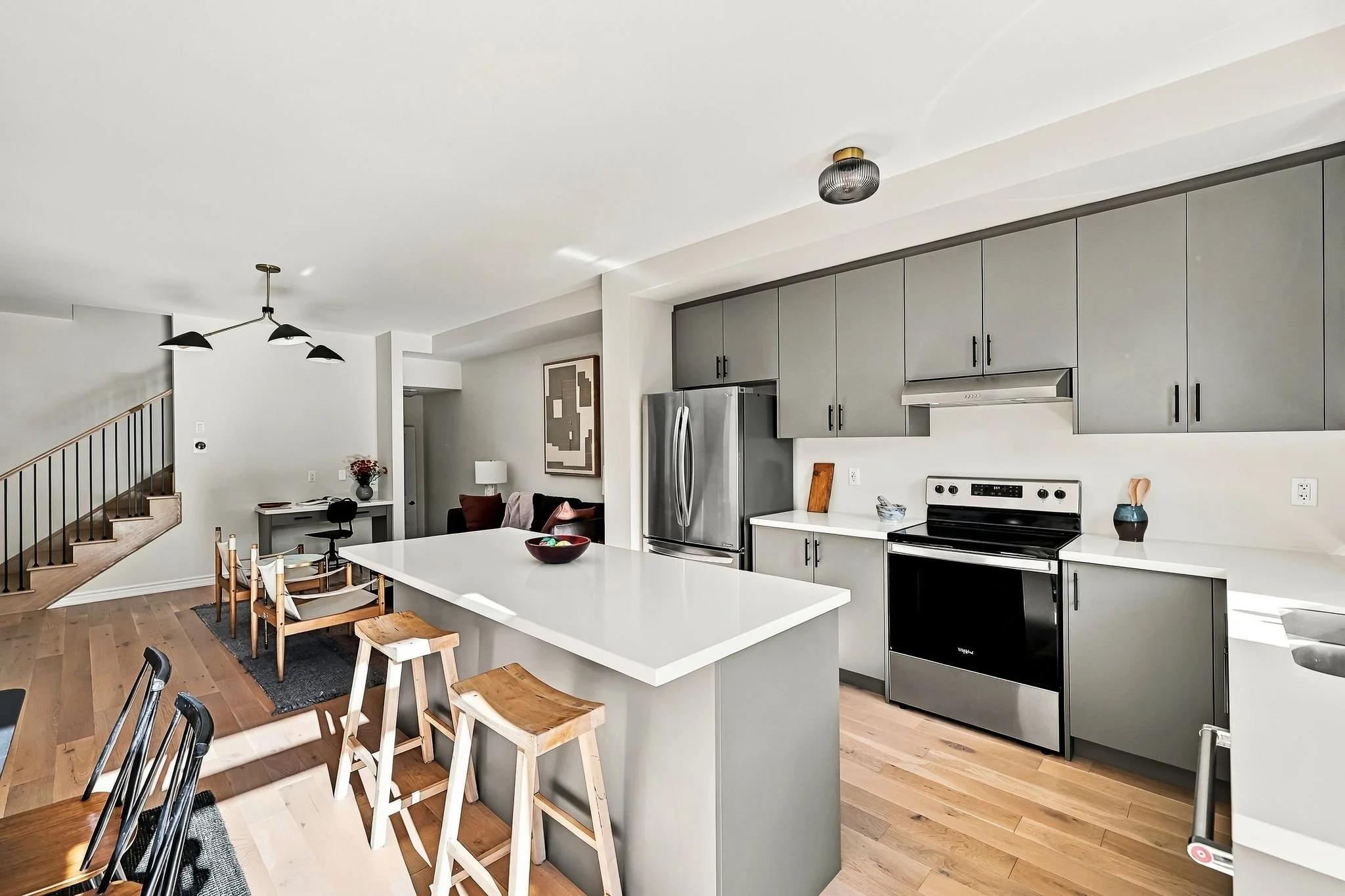 1354AlmonteDrBurlington-ReidMediaAgency-020.jpg