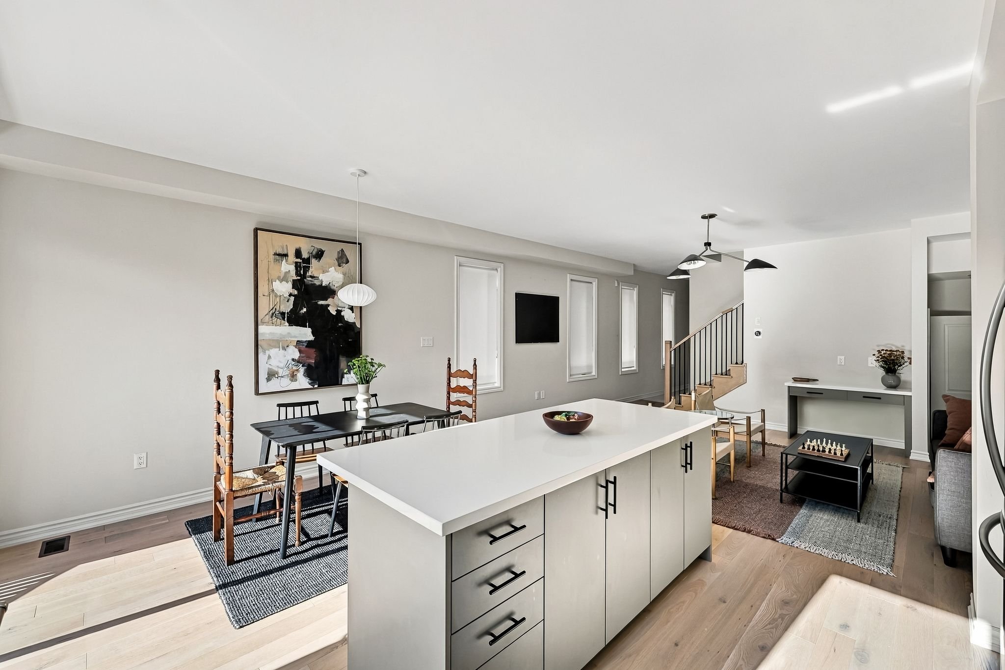 1354AlmonteDrBurlington-ReidMediaAgency-025.jpg