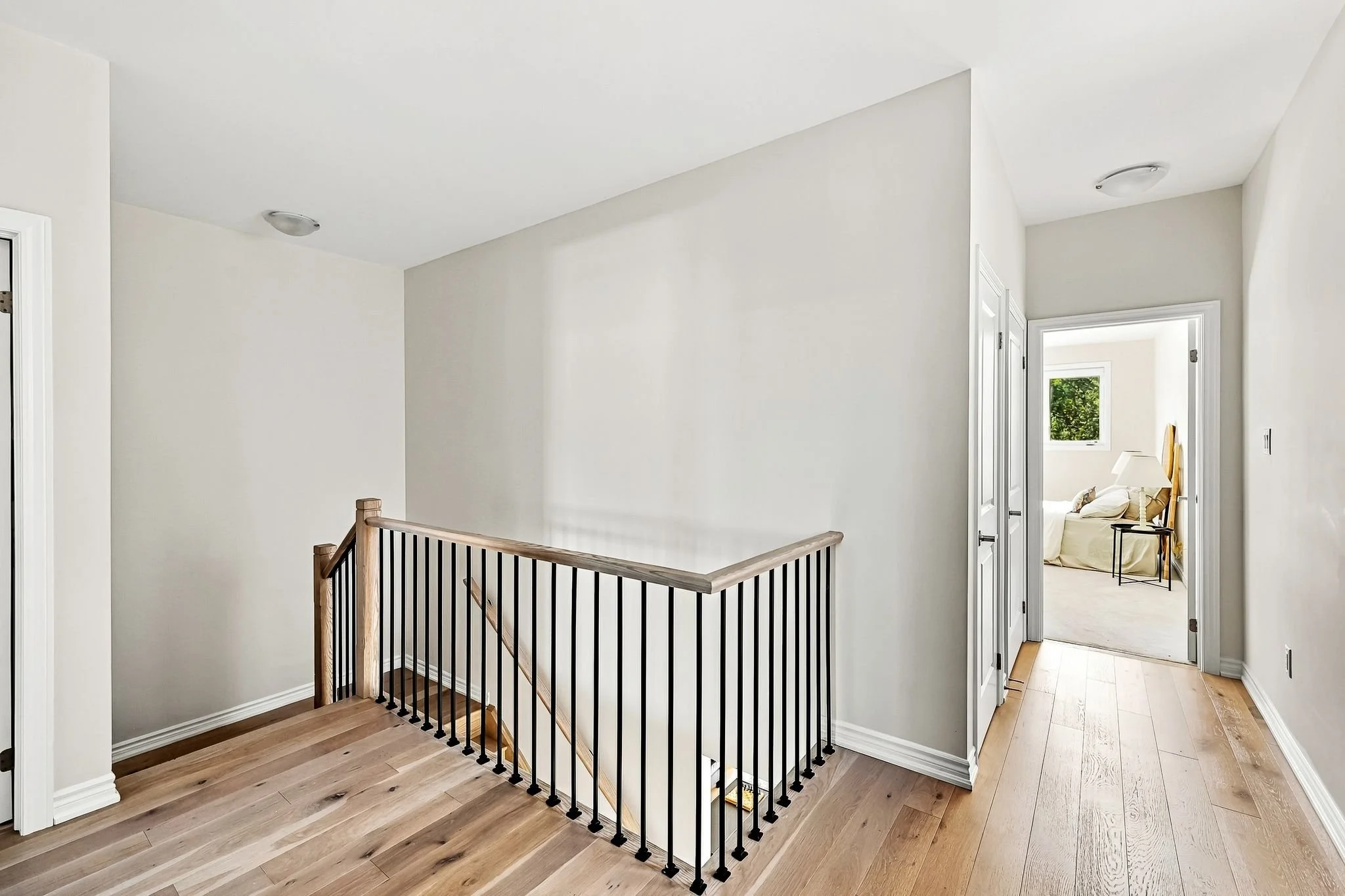 1354AlmonteDrBurlington-ReidMediaAgency-028.jpg