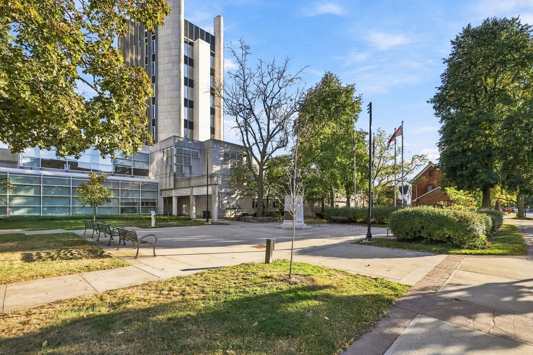 1354AlmonteDrBurlington-ReidMediaAgency-063.jpg