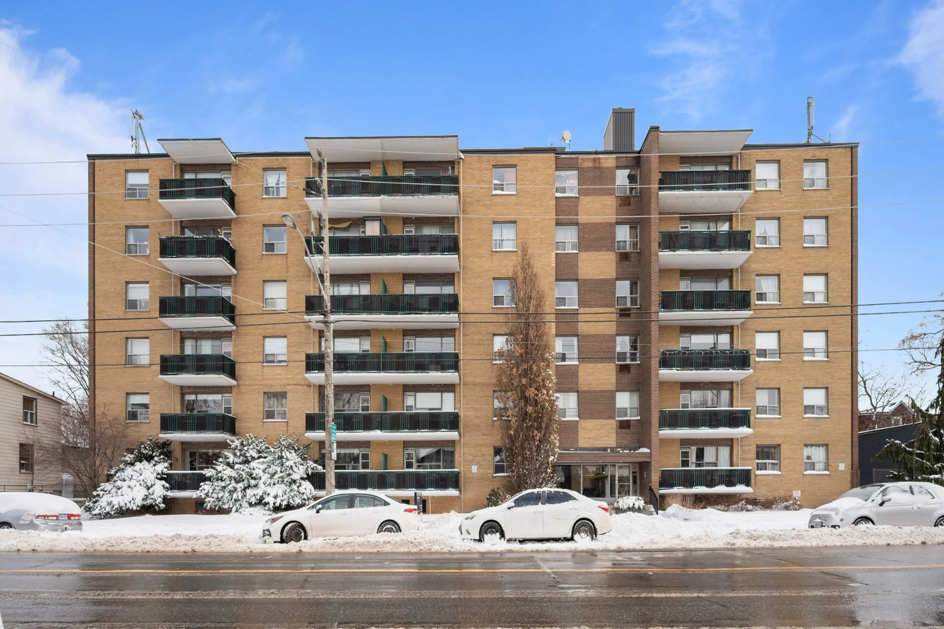 309-1017 Woodbine Ave (1).jpg