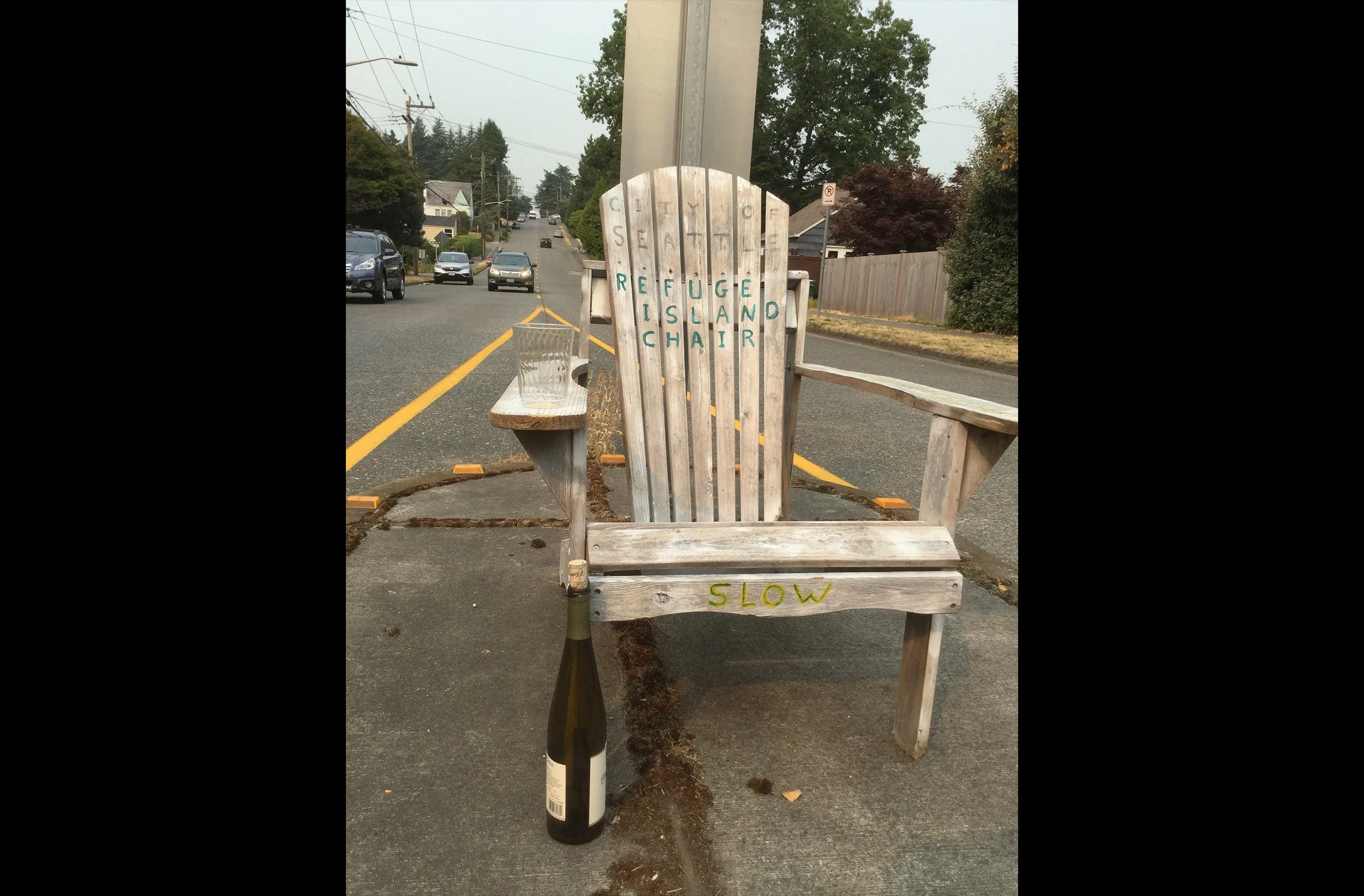 Refuge island Chair