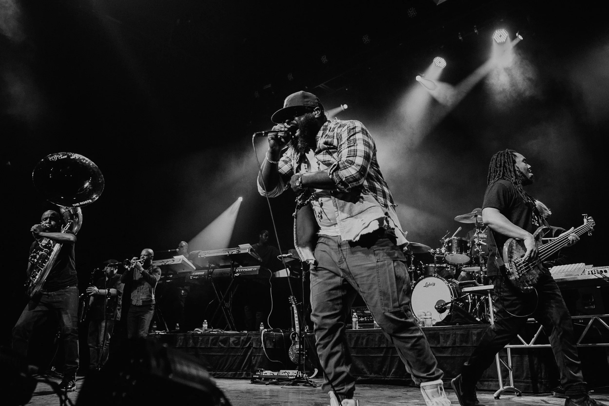 TheRoots_WellmontTheatre-19.jpg