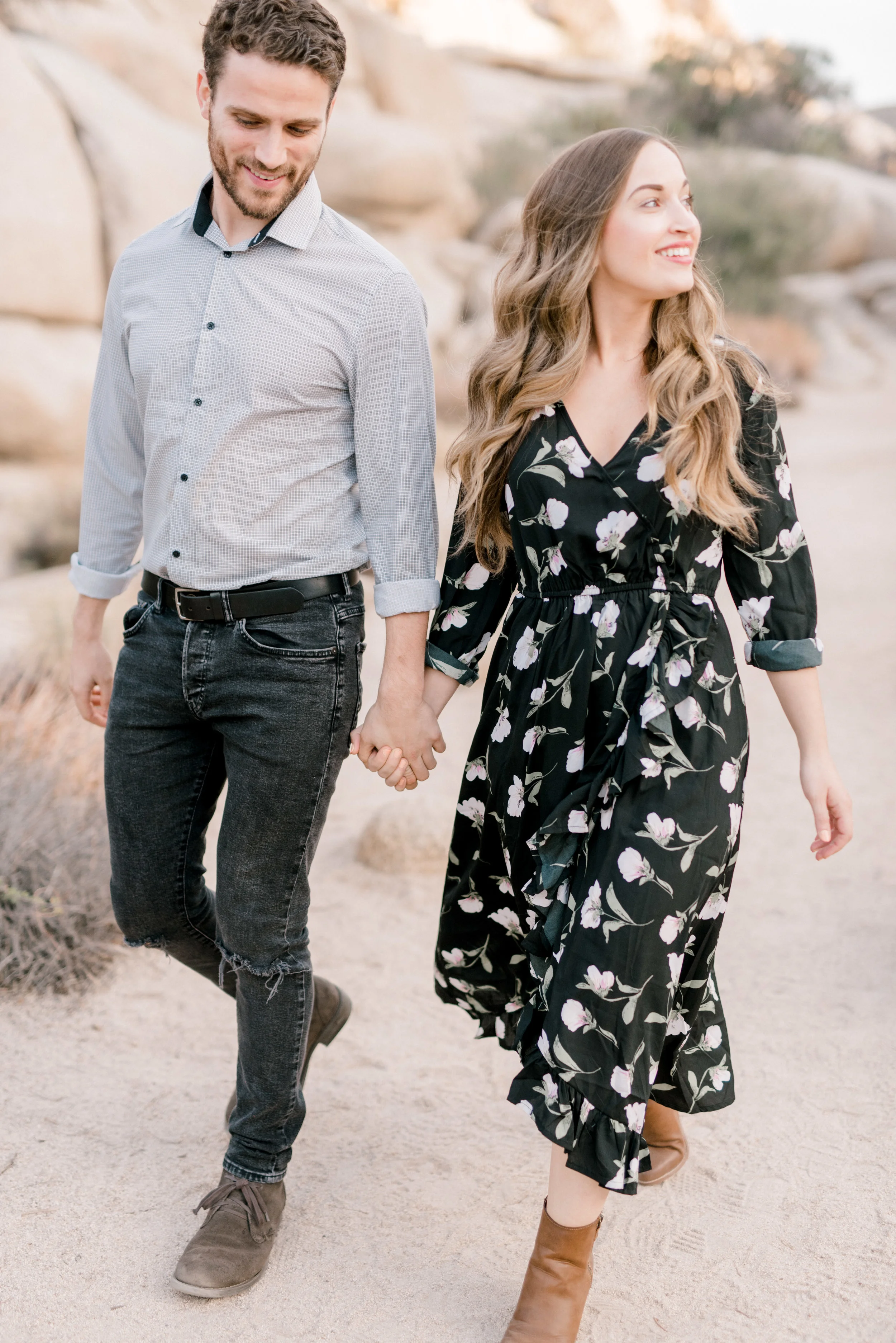 We simply adore this edgy, yet put together boho look from Jenna and Sam’s free-spirited desert engagement session in Joshue Tree