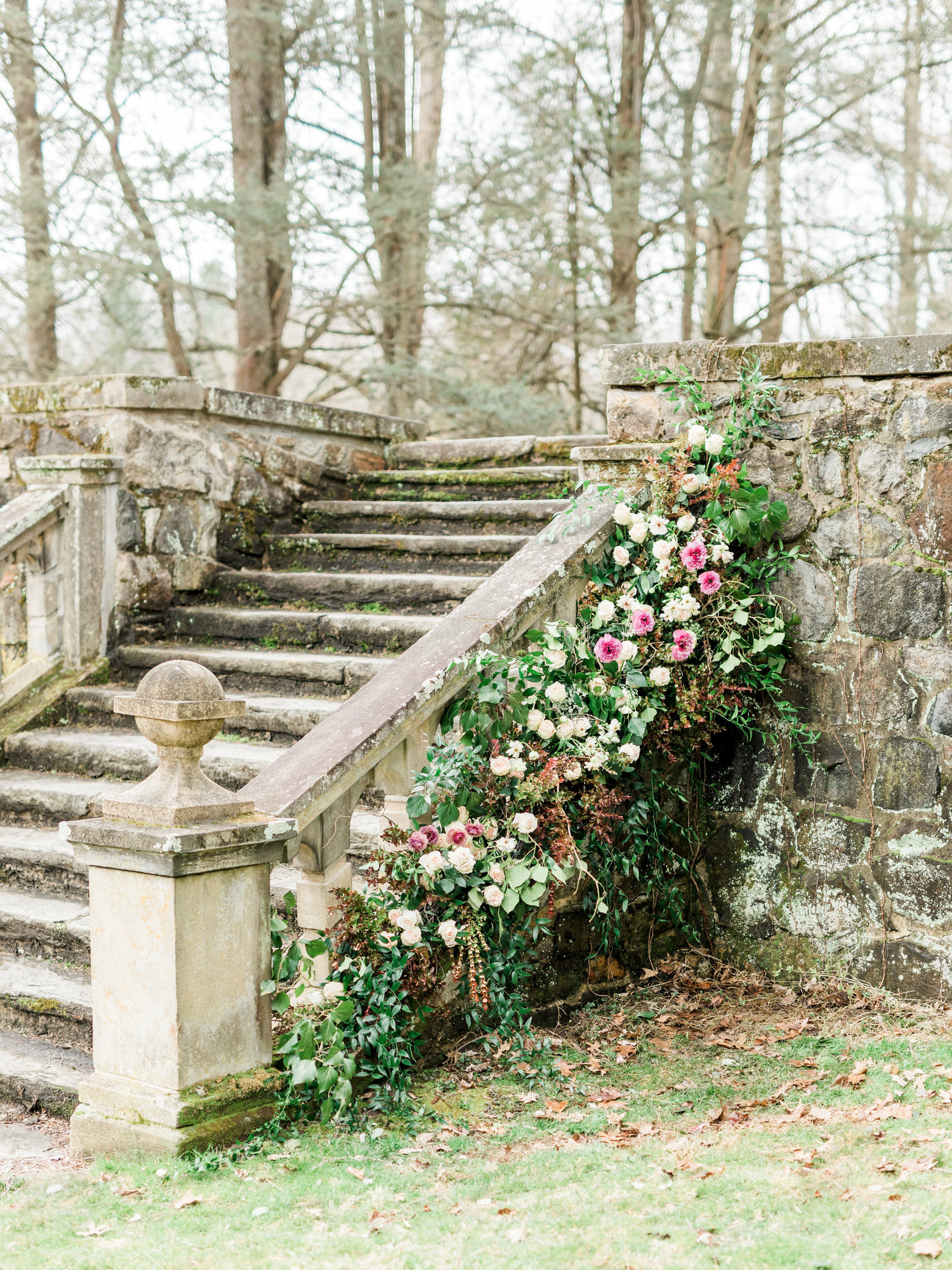 We can’t get over how romantic this old stone staircase flower installation by Devon and Pinkett is. It has fairytale wedding written all over it. Top 20 Philadelphia wedding venues. Parque wedding photographer Ridley Creek