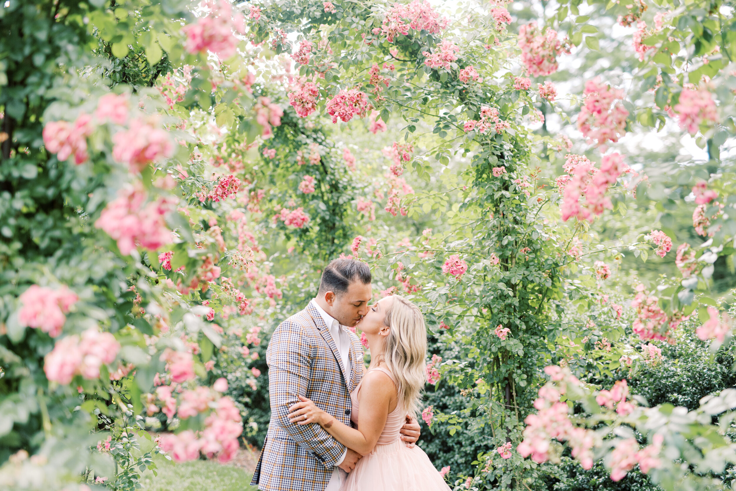 Erin Jason Romantic And Dreamy Engagement Session At Longwood