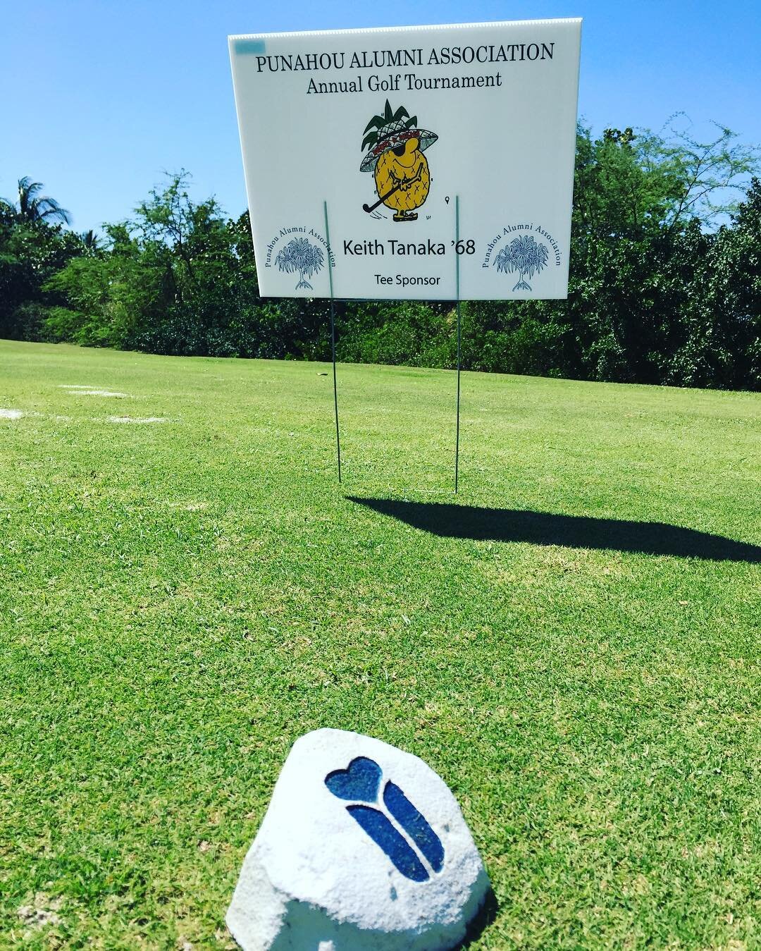 Tradition for @rootsandrelics at the annual @punahouschool golf tournament #goodtimes #punahou 💙⛳️💛
