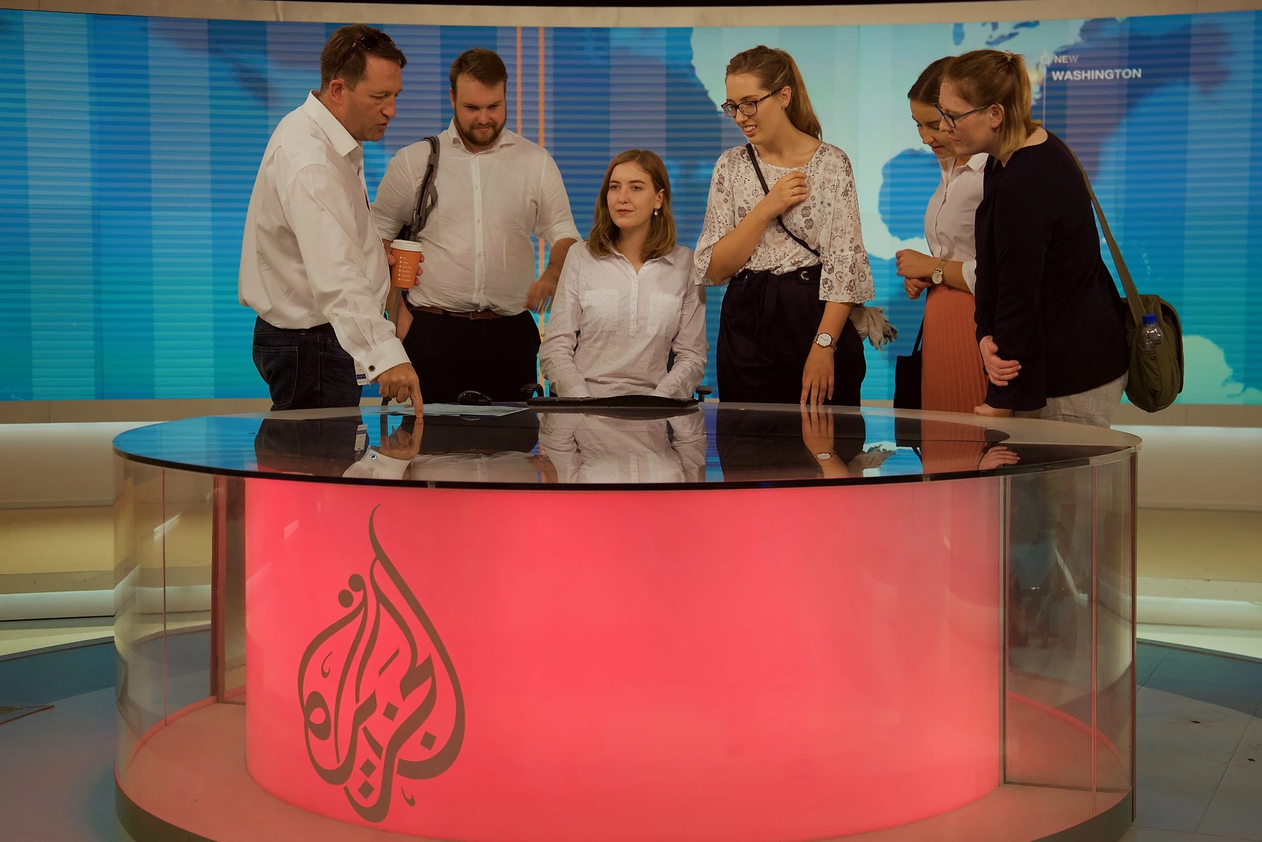 Al Jazeera English الجزيرة الإنكليزية